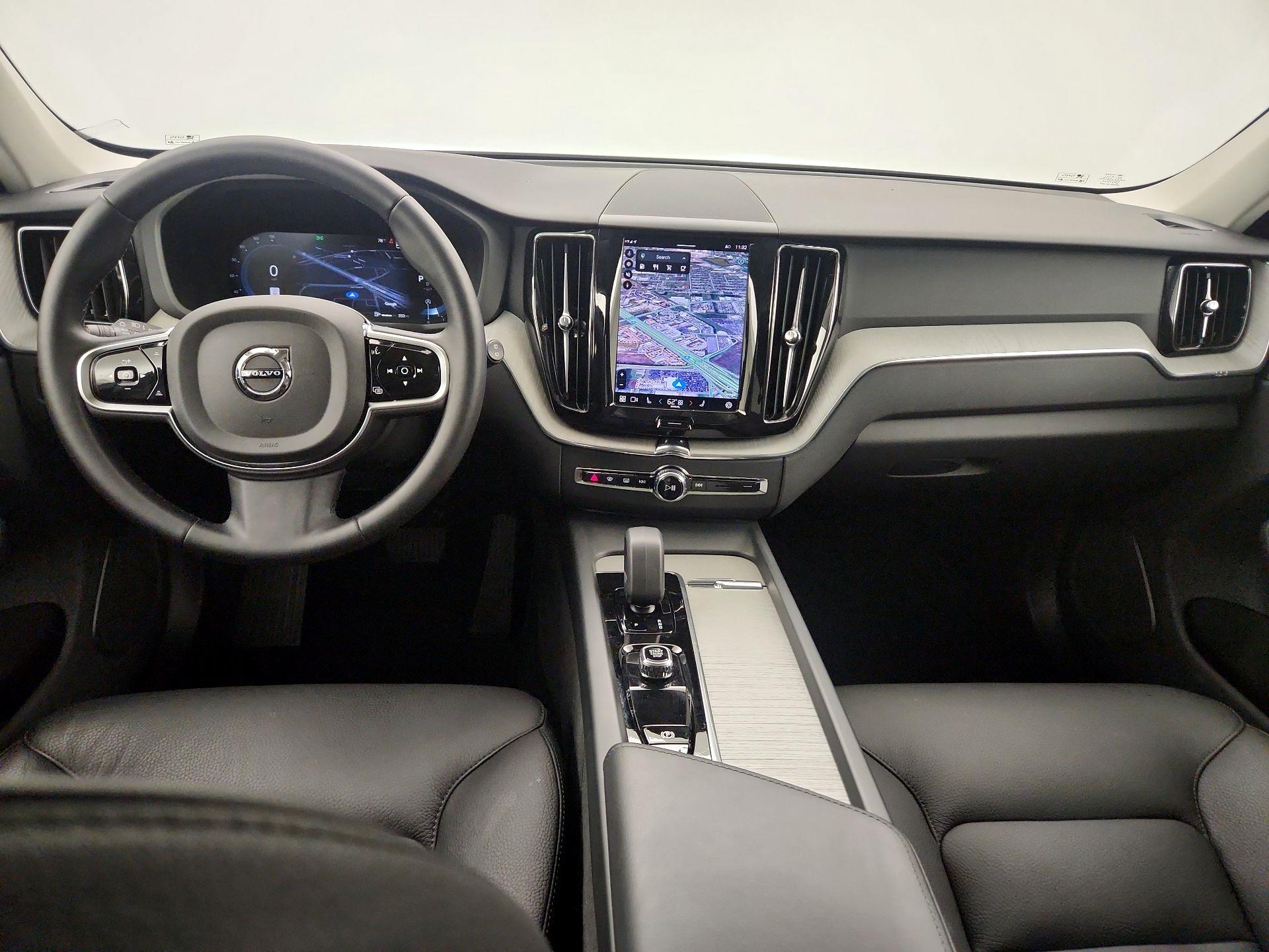 Thumbnail: 2025 Volvo XC60 - 9