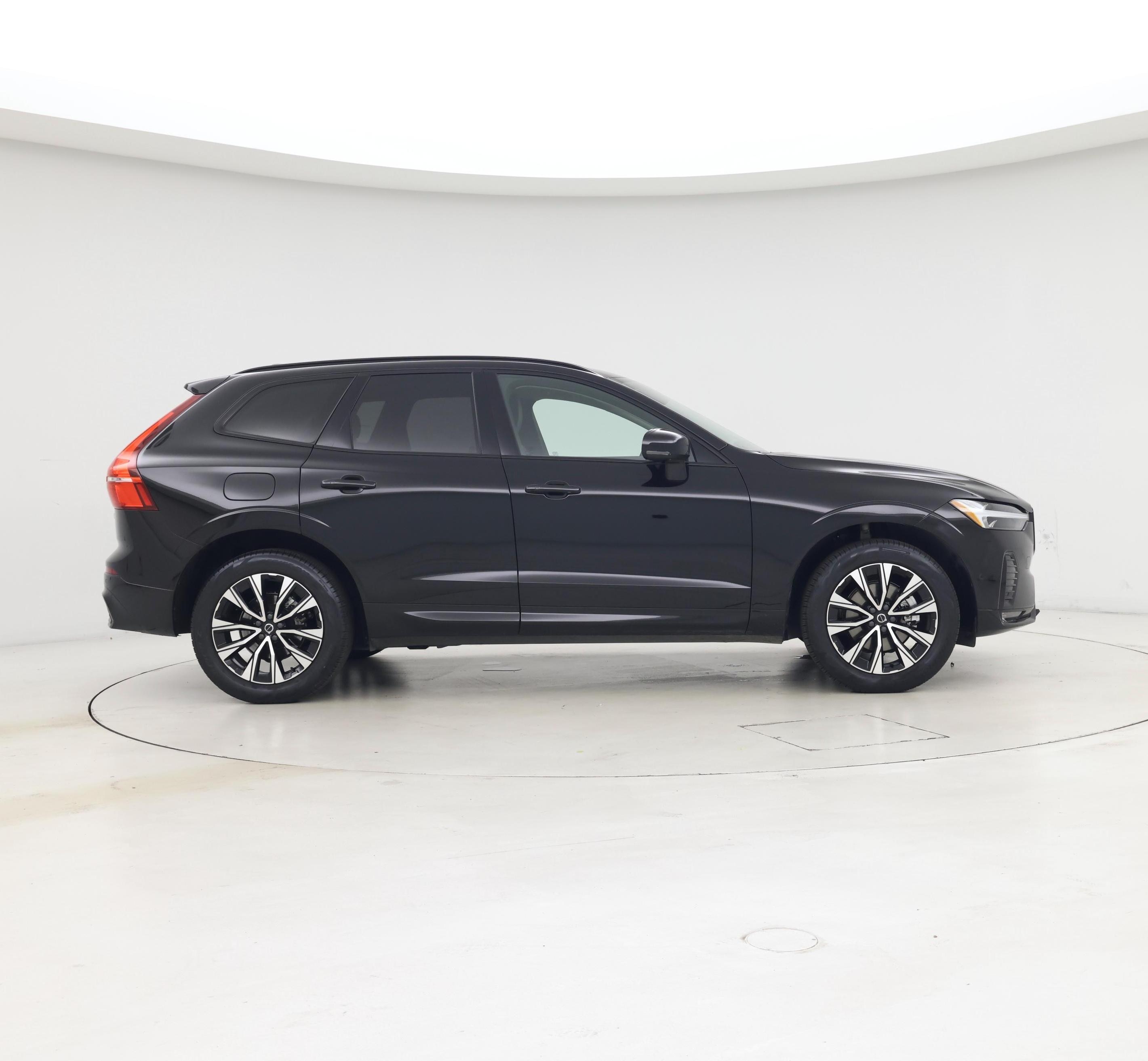 Thumbnail: 2025 Volvo XC60 - 7