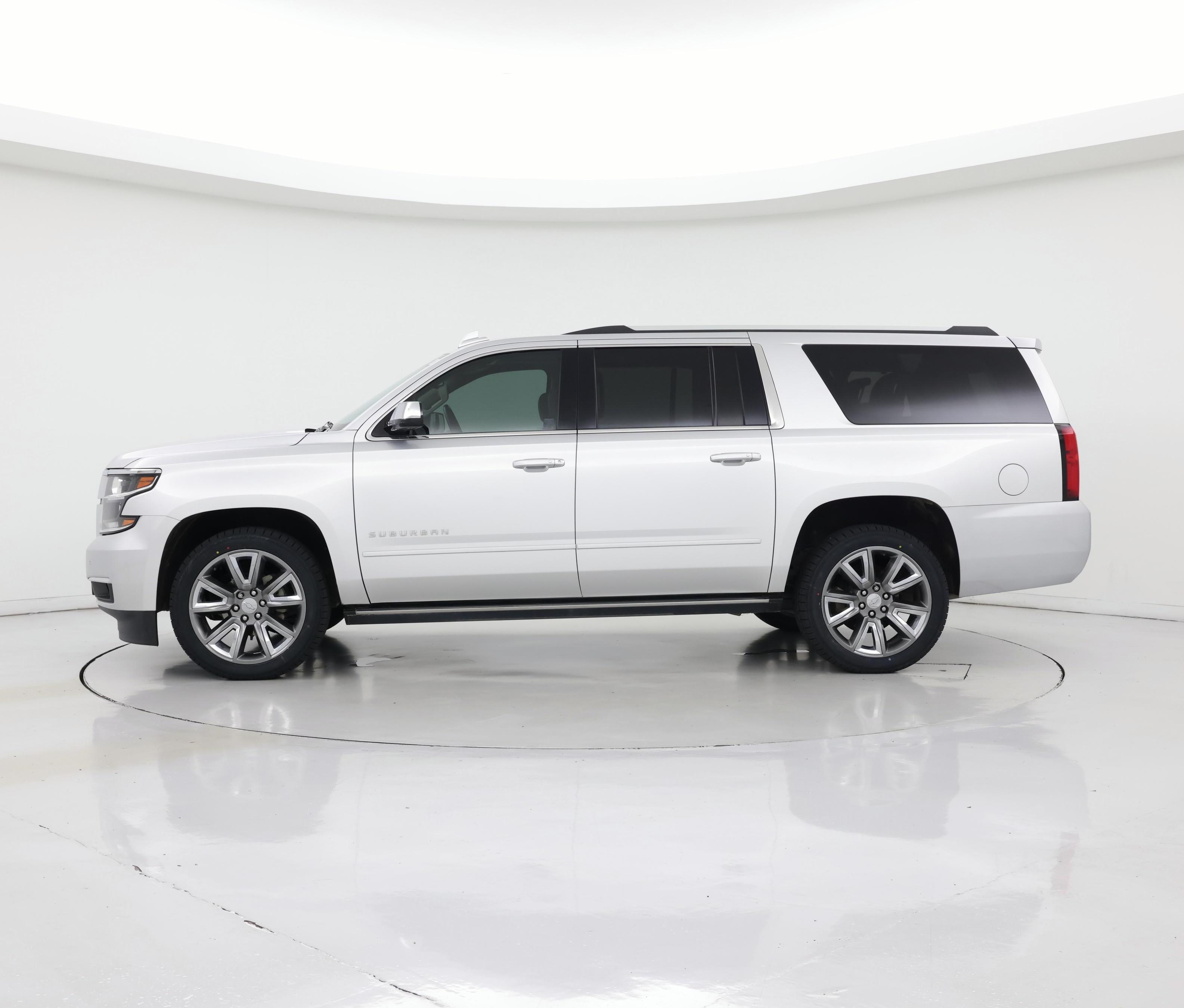 Thumbnail: 2018 Chevrolet Suburban - 3