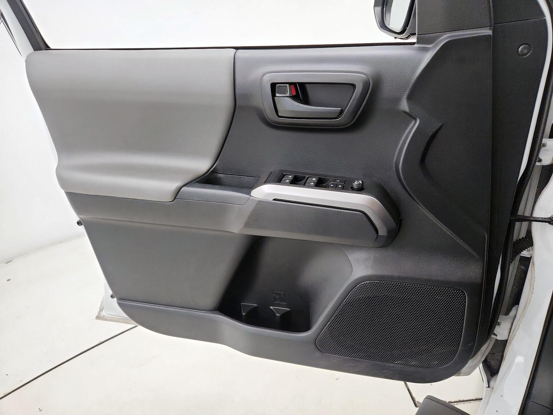 Thumbnail: 2021 Toyota Tacoma - 12