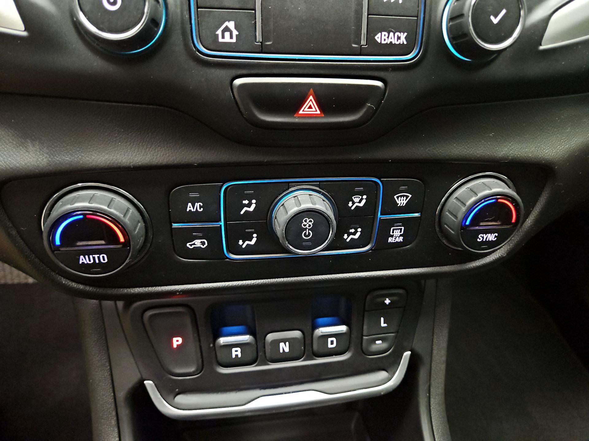 Thumbnail: 2020 GMC Terrain - 16