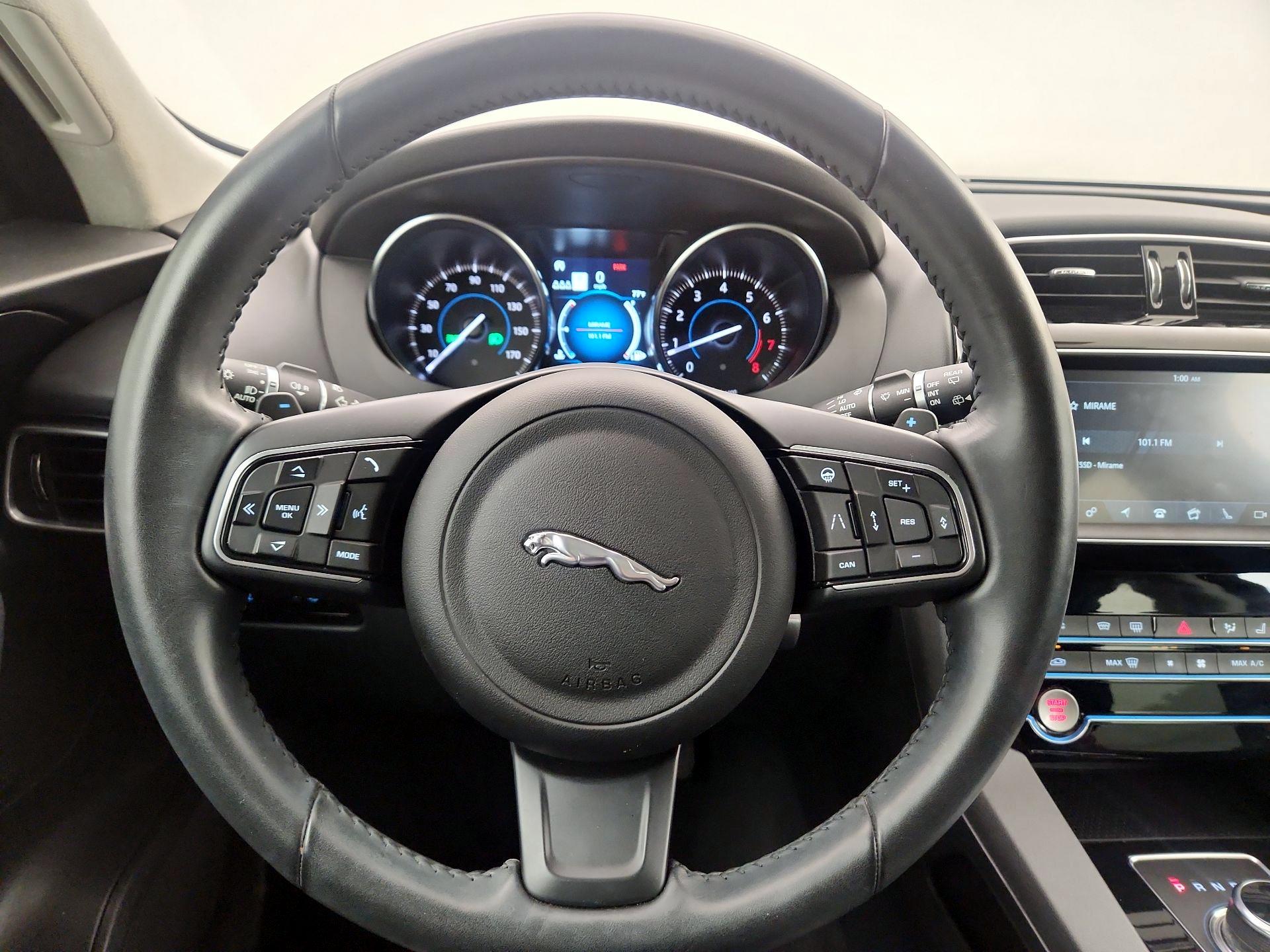 Thumbnail: 2020 Jaguar F-Pace - 10
