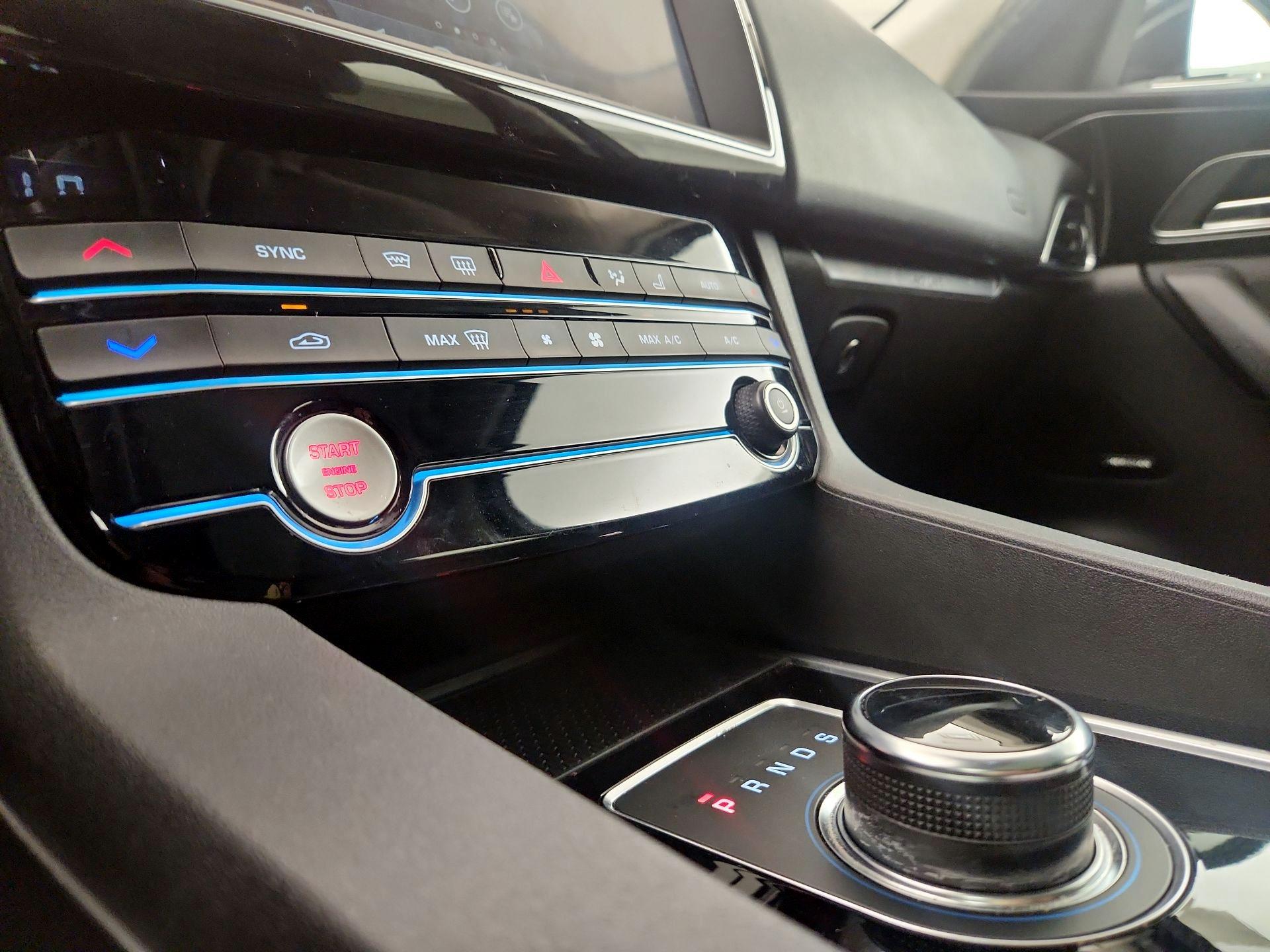 Thumbnail: 2020 Jaguar F-Pace - 14
