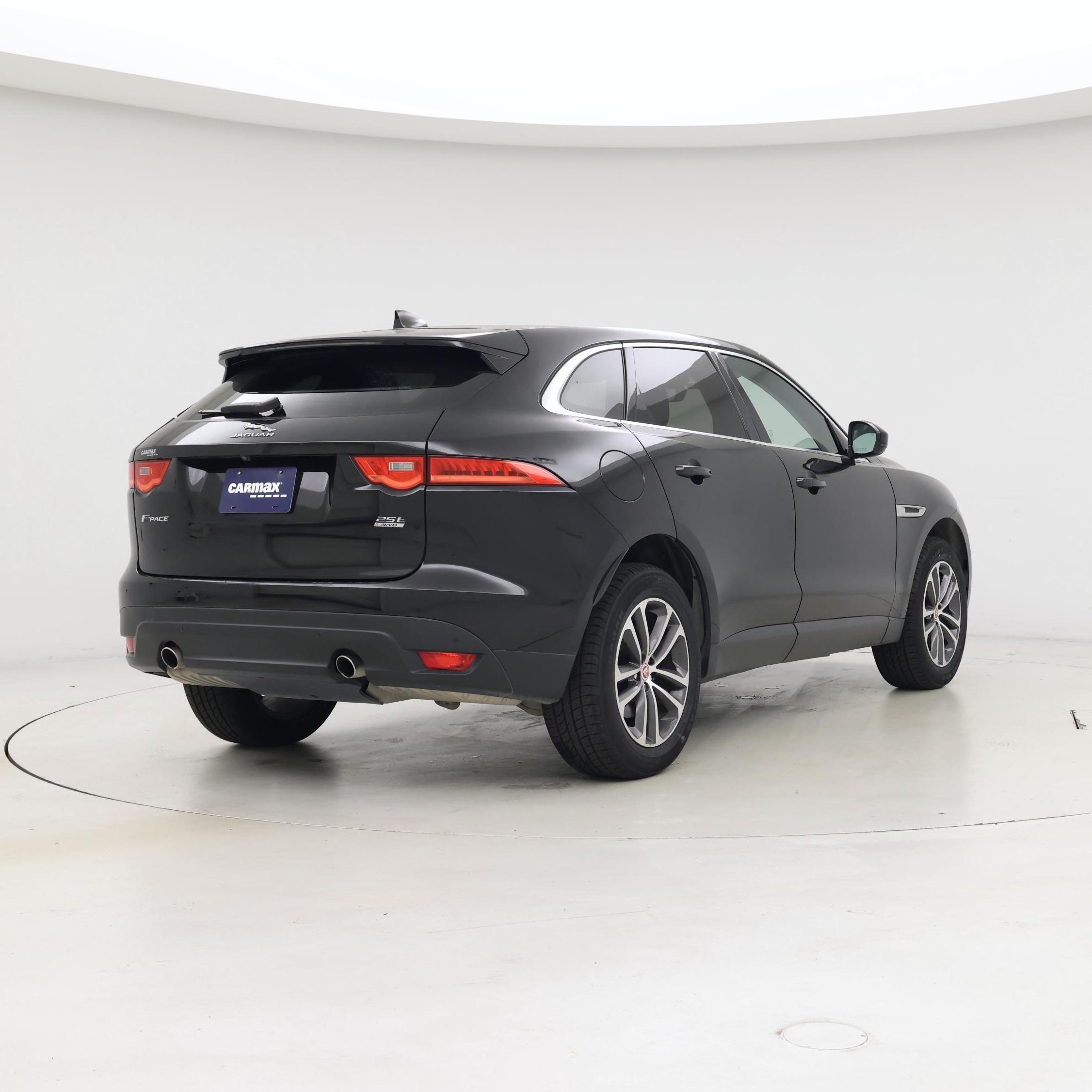 Thumbnail: 2020 Jaguar F-Pace - 8