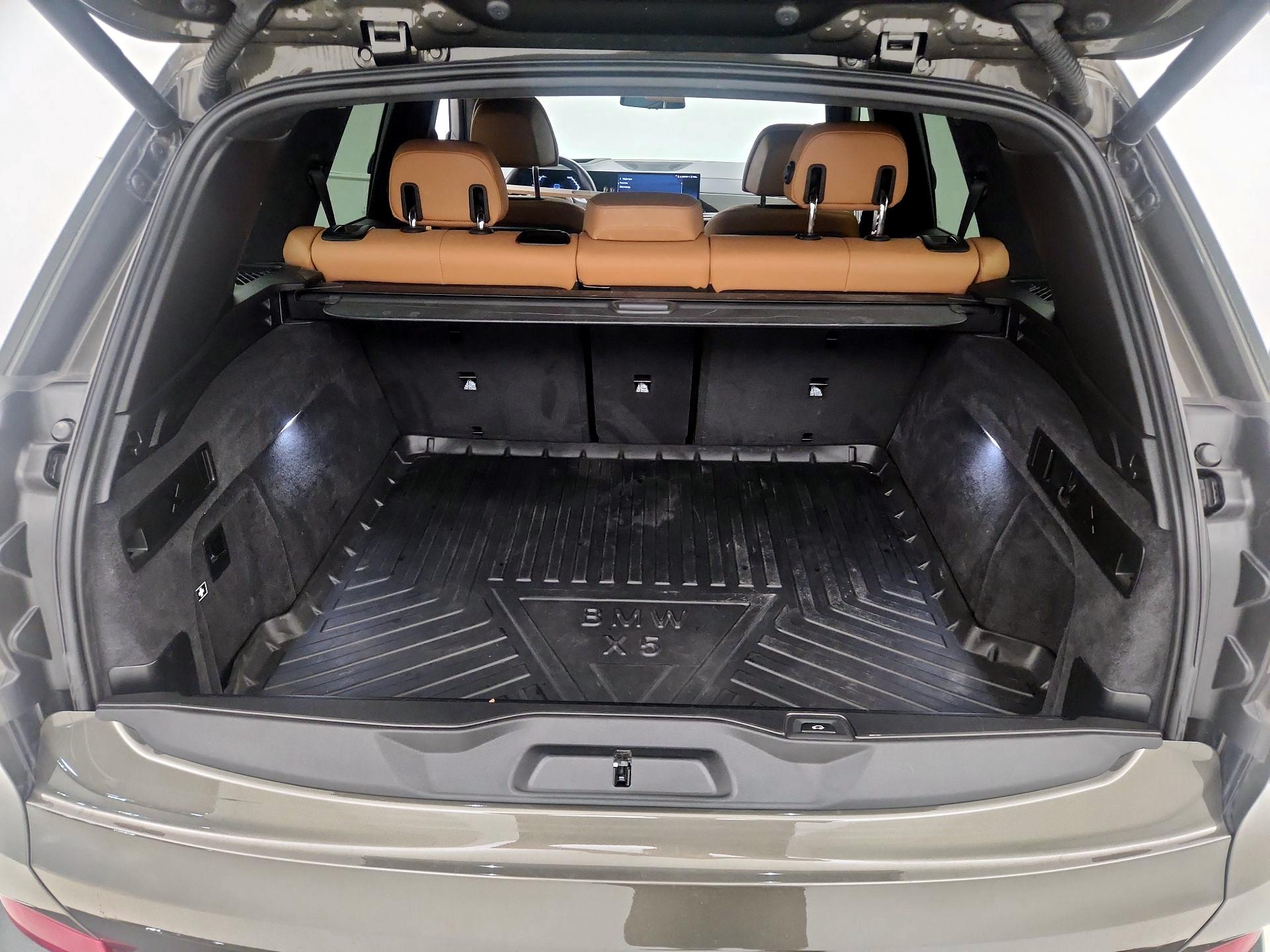 Thumbnail: 2024 BMW X5 - 16