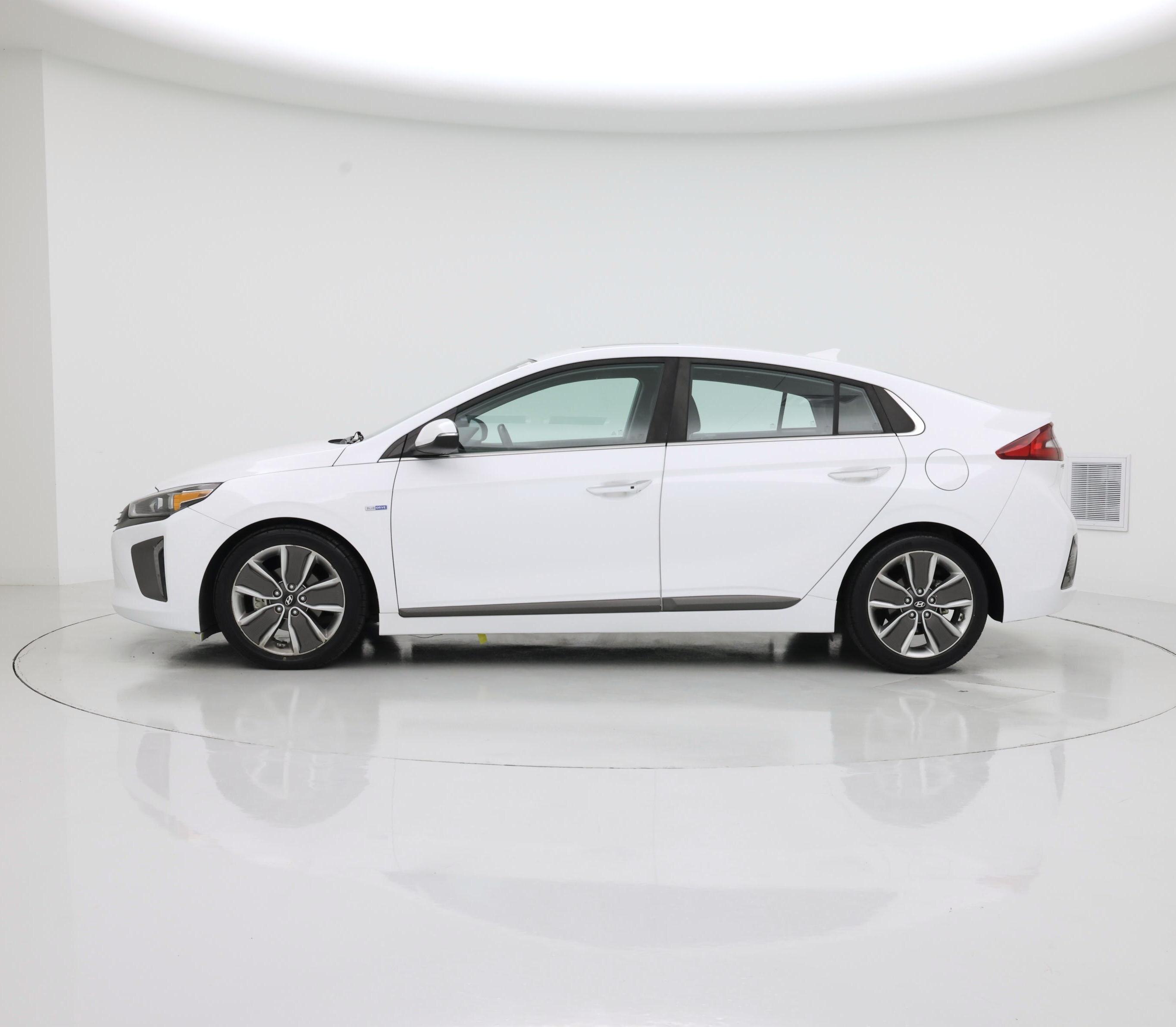 Thumbnail: 2018 Hyundai Ioniq - 3