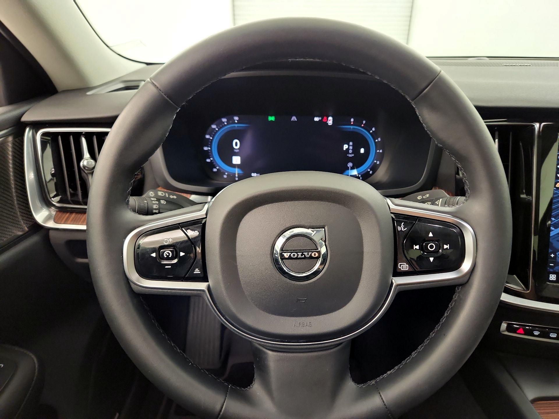 Thumbnail: 2024 Volvo S60 - 10