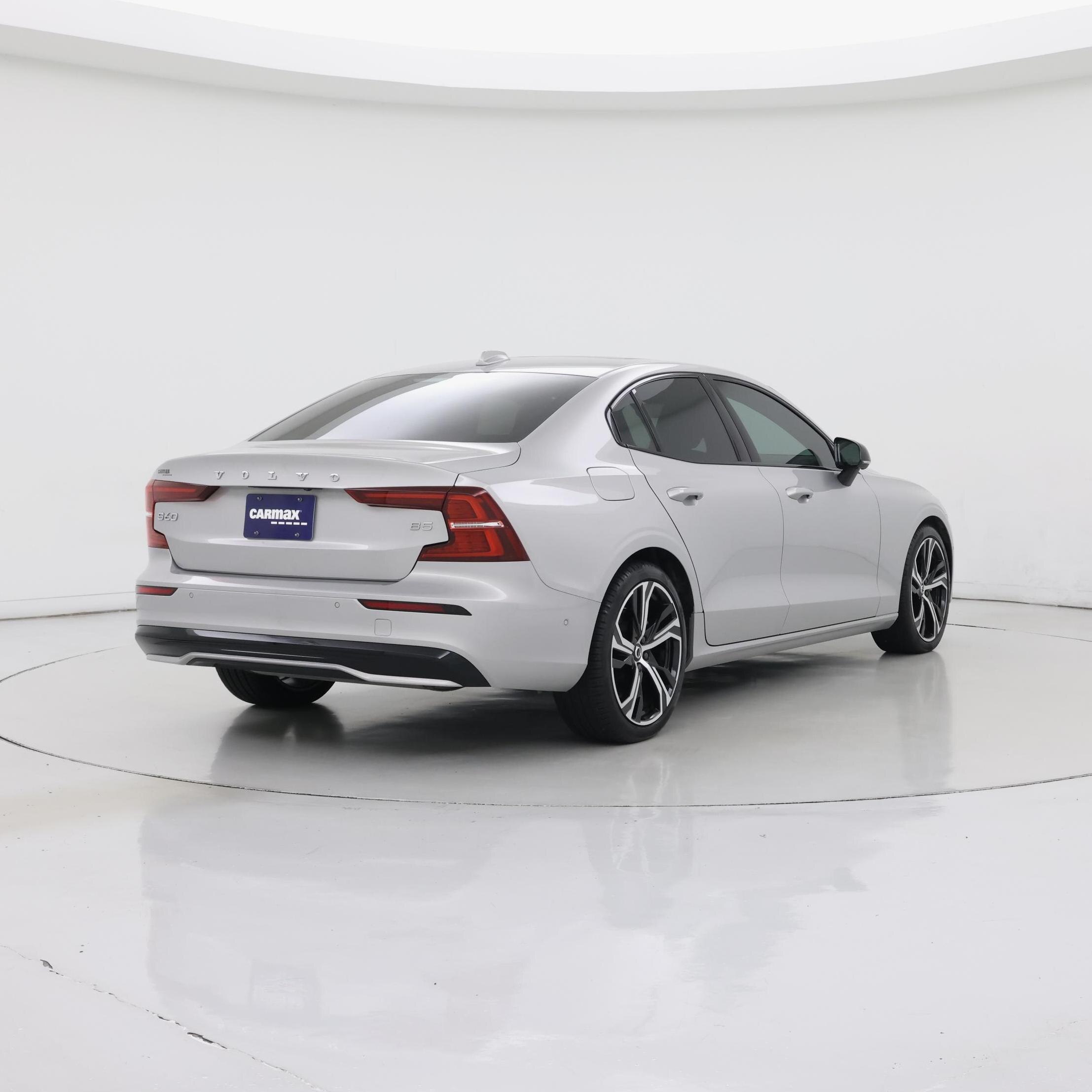 Thumbnail: 2024 Volvo S60 - 8