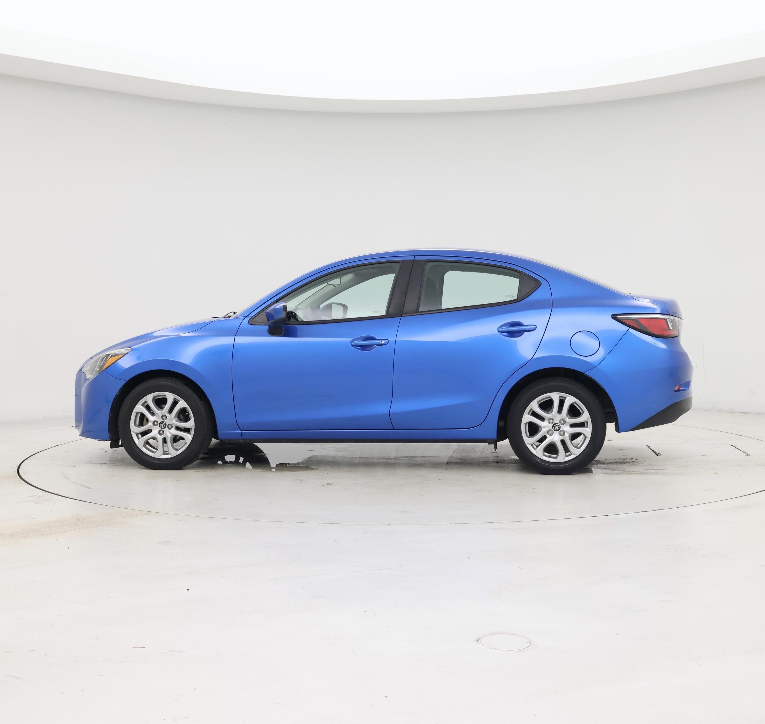 Thumbnail: 2018 Toyota Yaris iA - 3