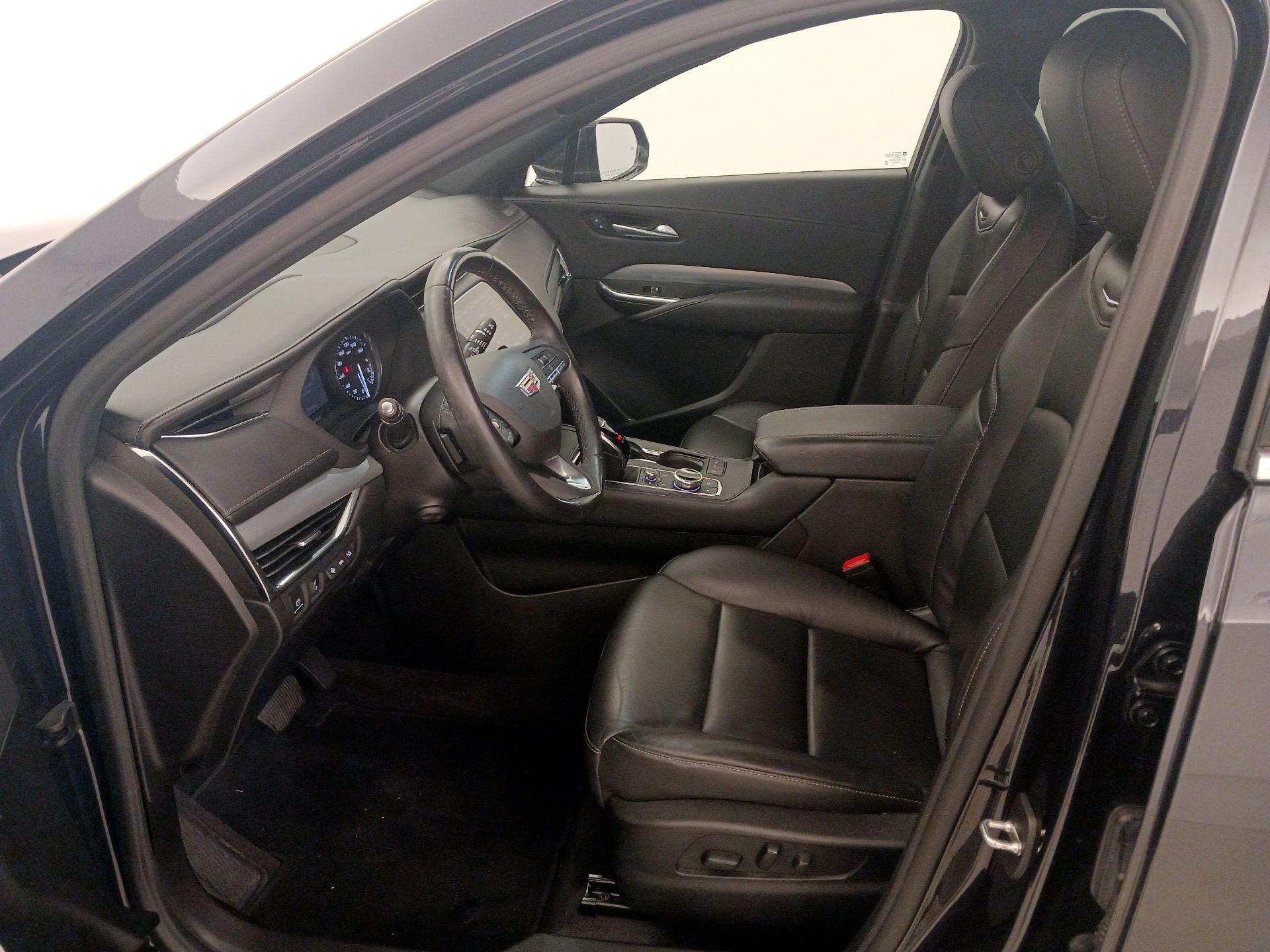 Thumbnail: 2023 Cadillac XT4 - 11