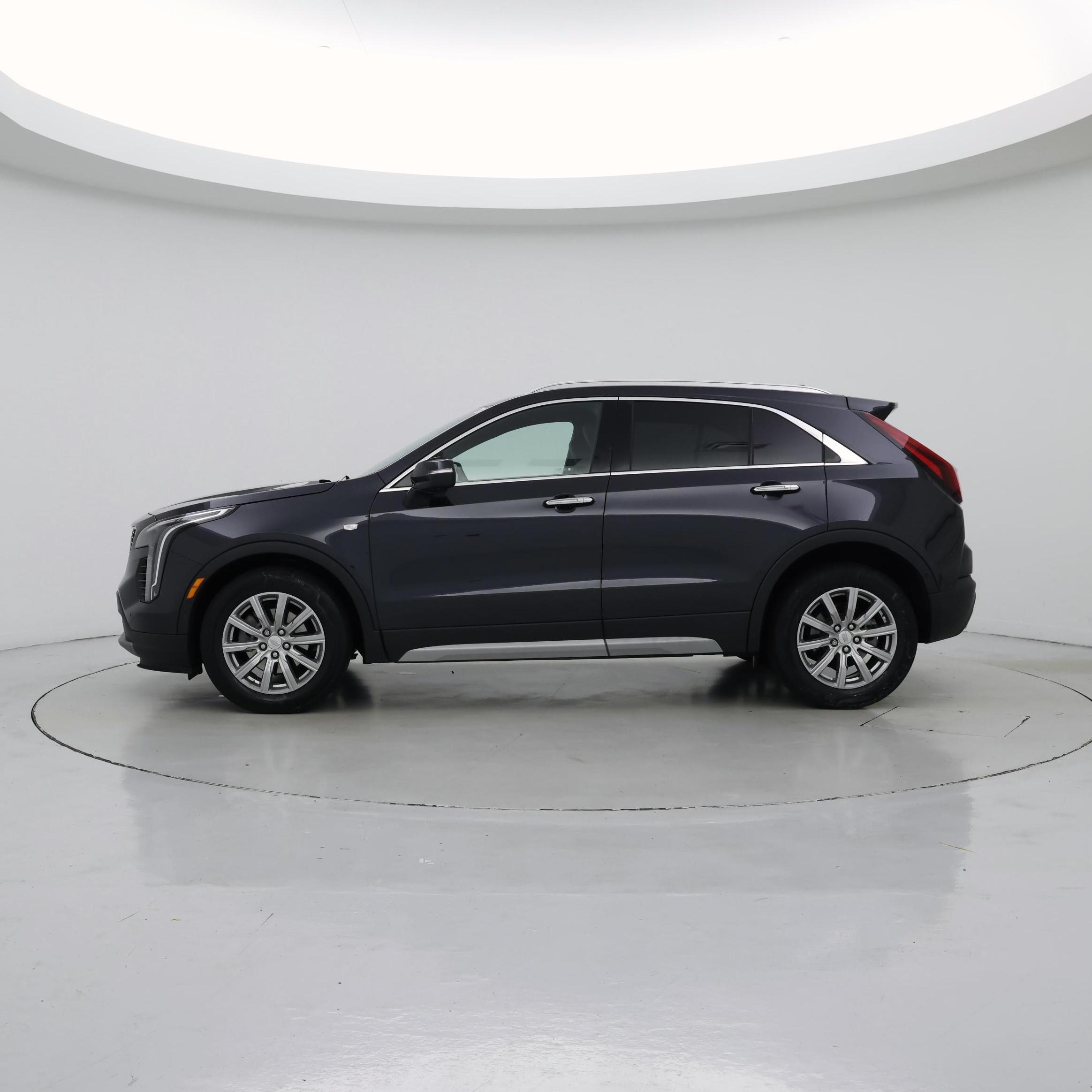 Thumbnail: 2023 Cadillac XT4 - 3