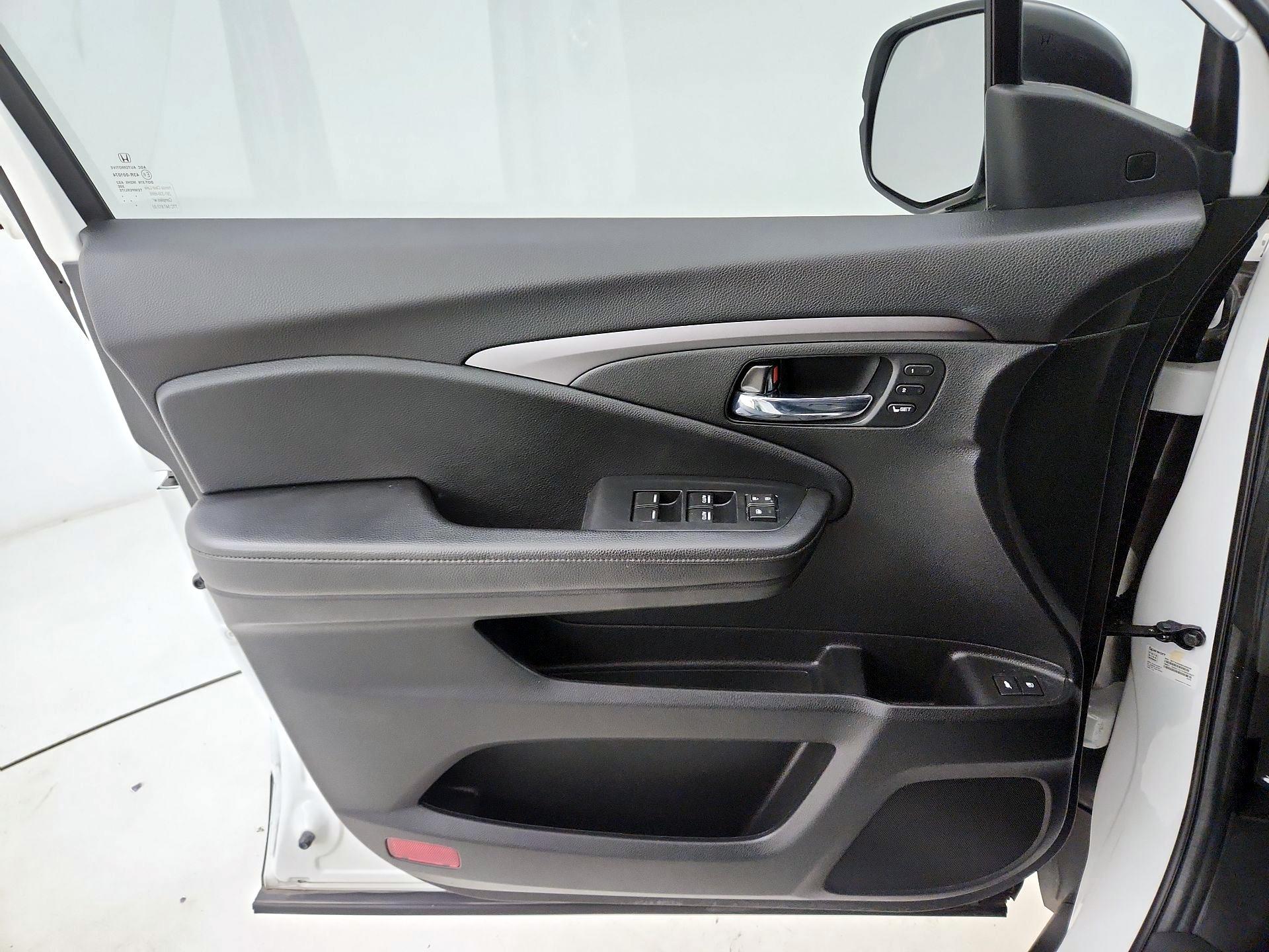 Thumbnail: 2021 Honda Pilot - 12