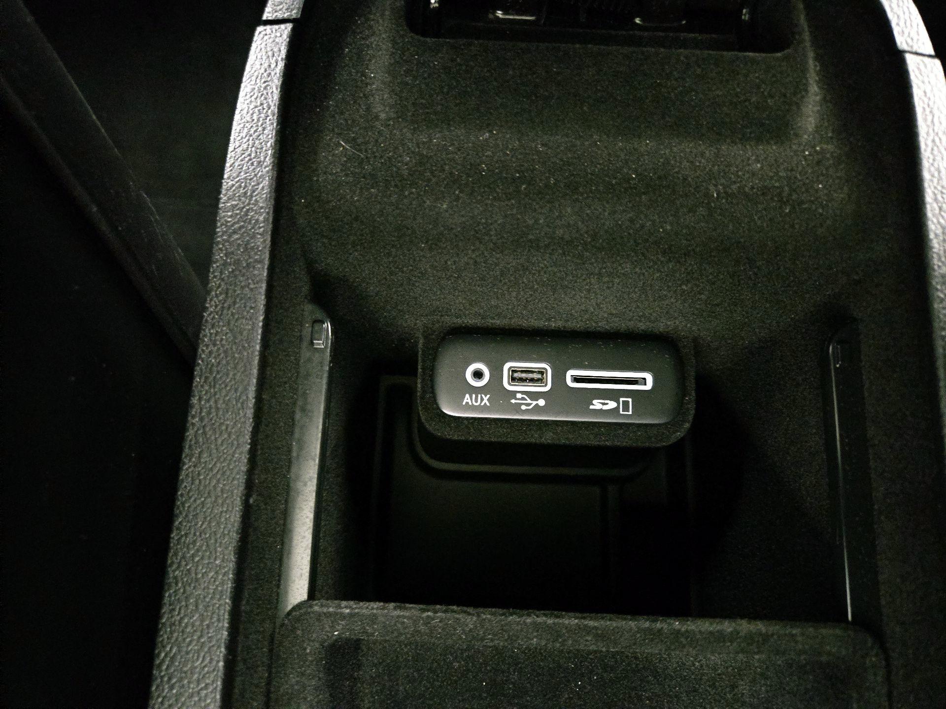 Thumbnail: 2015 Dodge Charger - 19