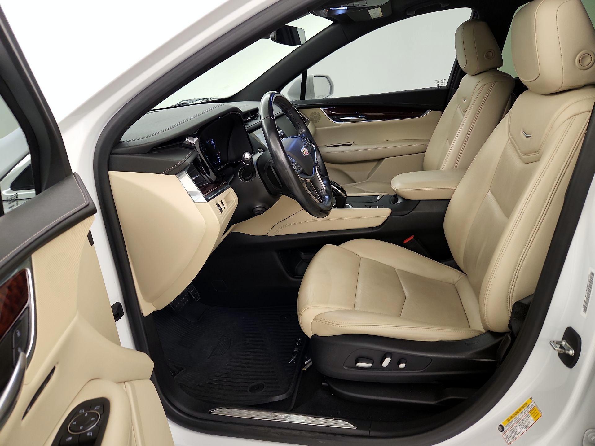Thumbnail: 2019 Cadillac XT5 - 11