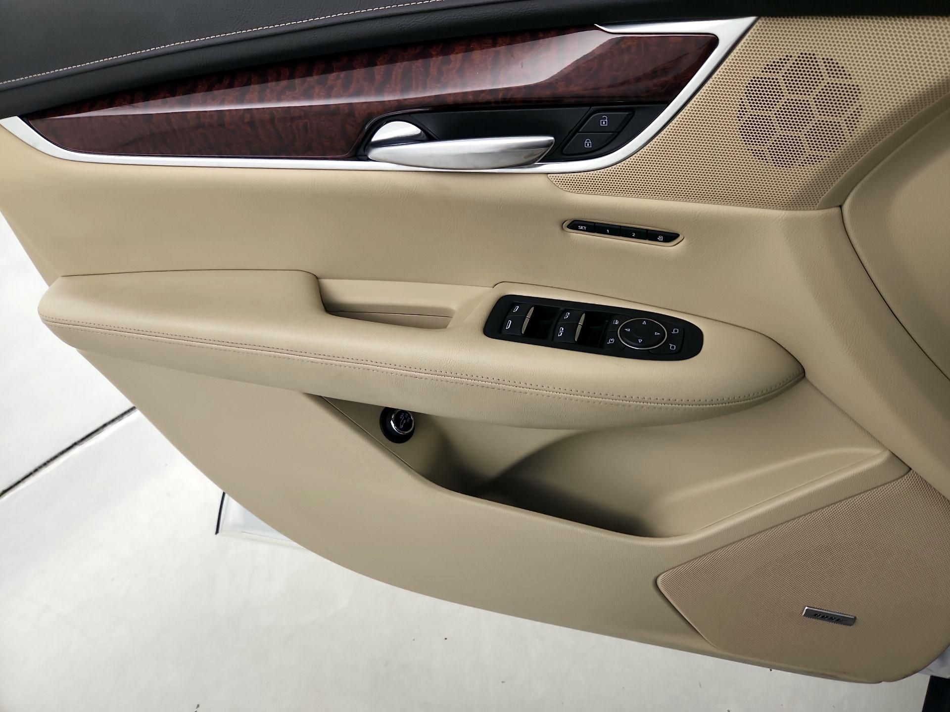 Thumbnail: 2019 Cadillac XT5 - 12