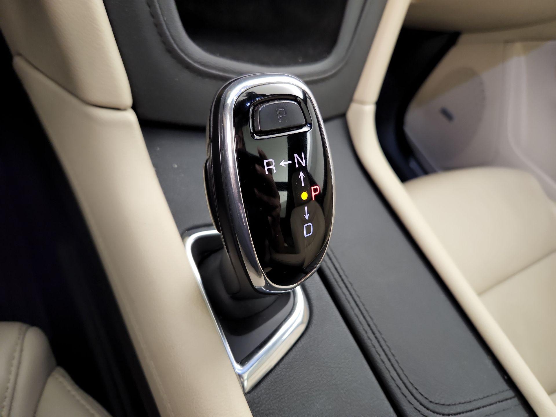 Thumbnail: 2019 Cadillac XT5 - 18