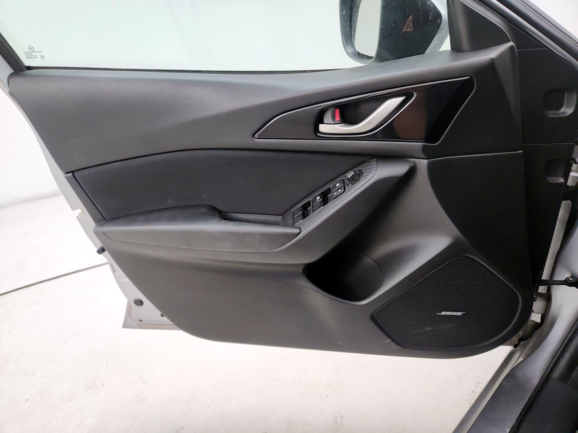 Thumbnail: 2016 Mazda Mazda3 - 12