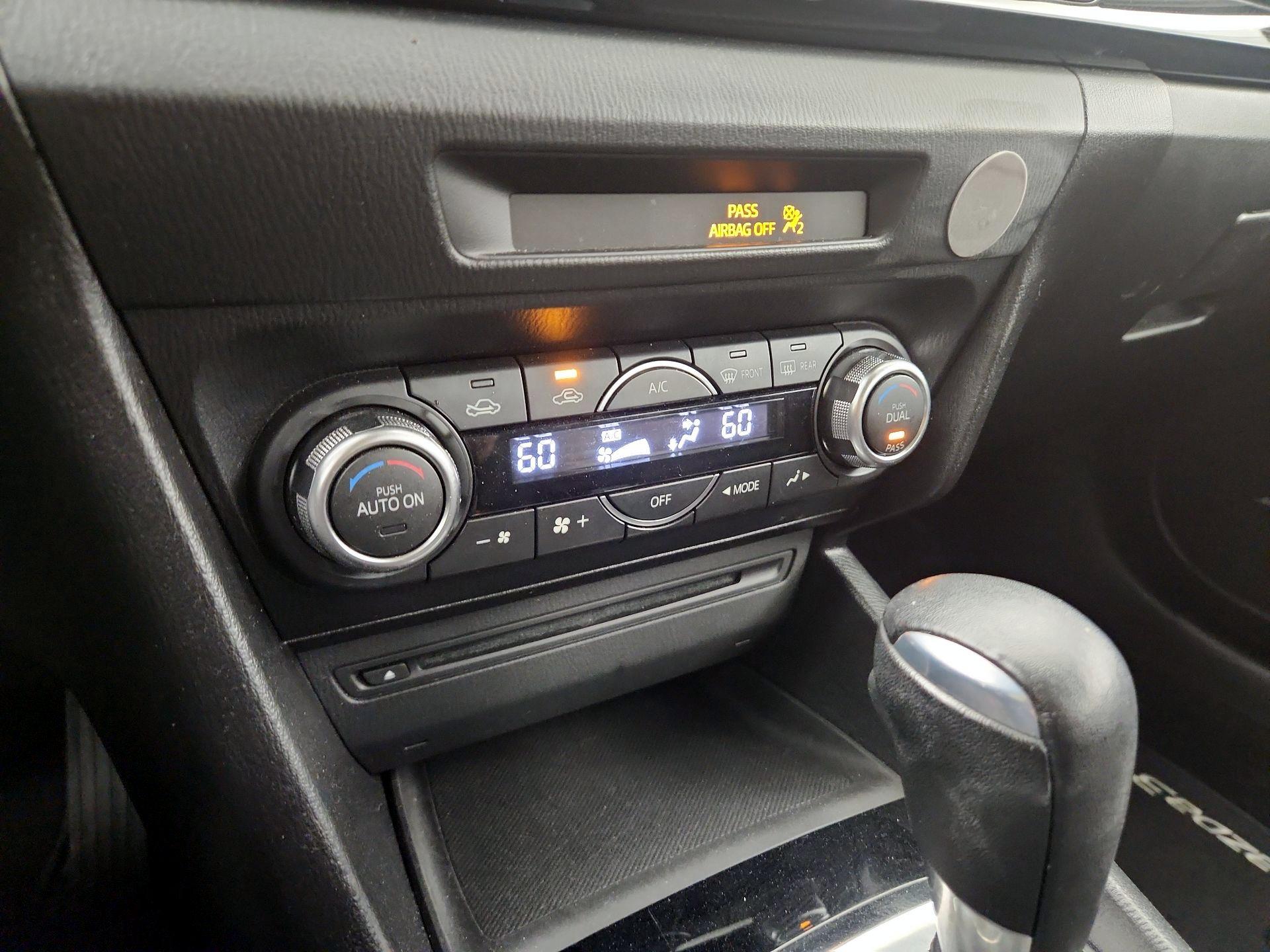 Thumbnail: 2016 Mazda Mazda3 - 16