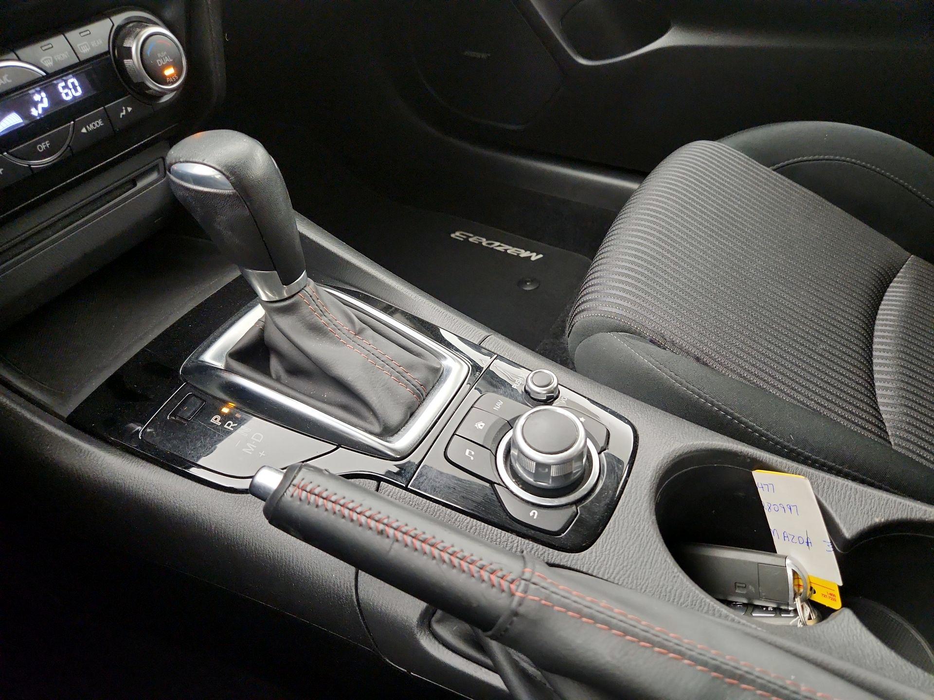 Thumbnail: 2016 Mazda Mazda3 - 17