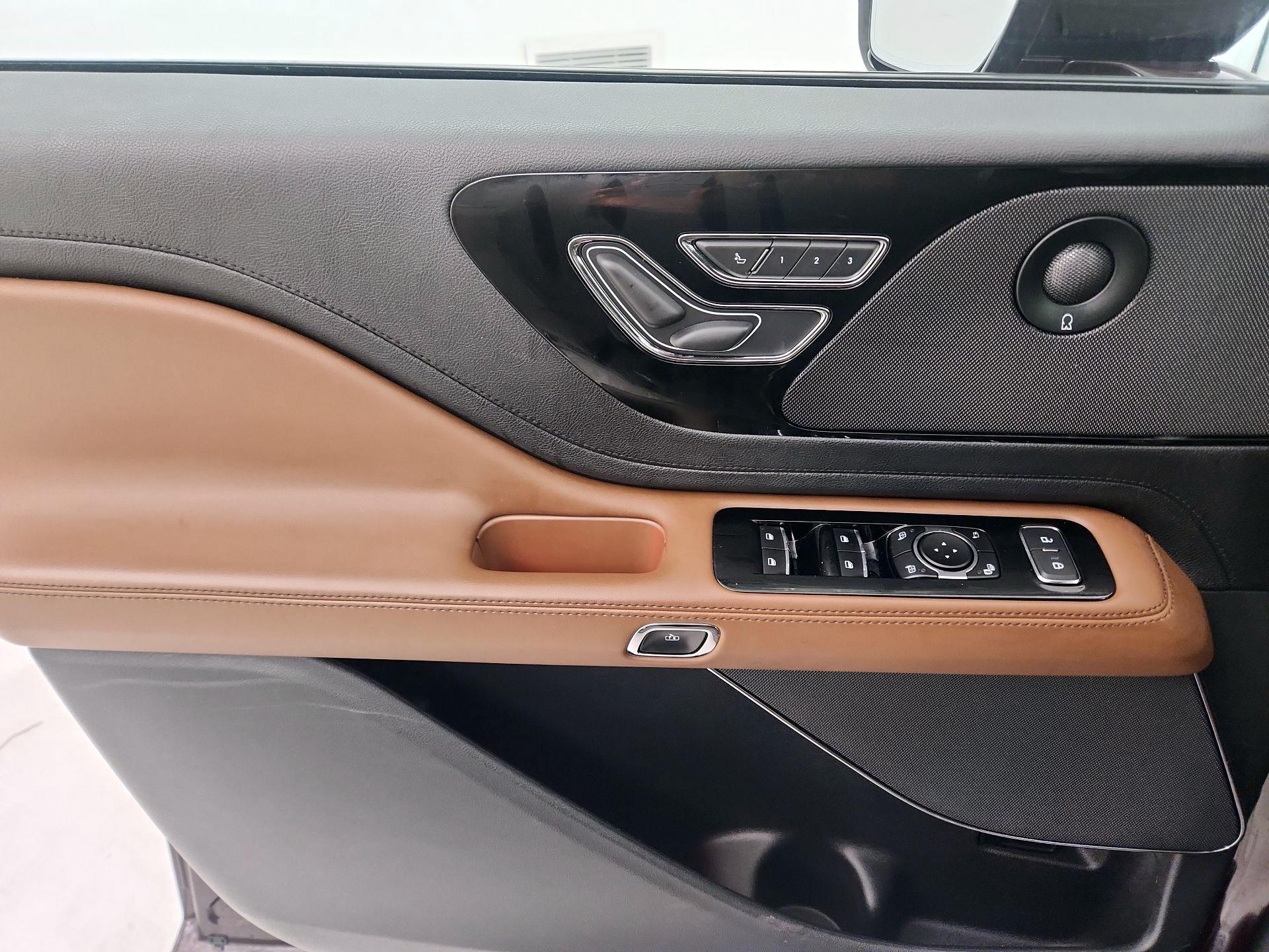 Thumbnail: 2023 Lincoln Aviator - 12