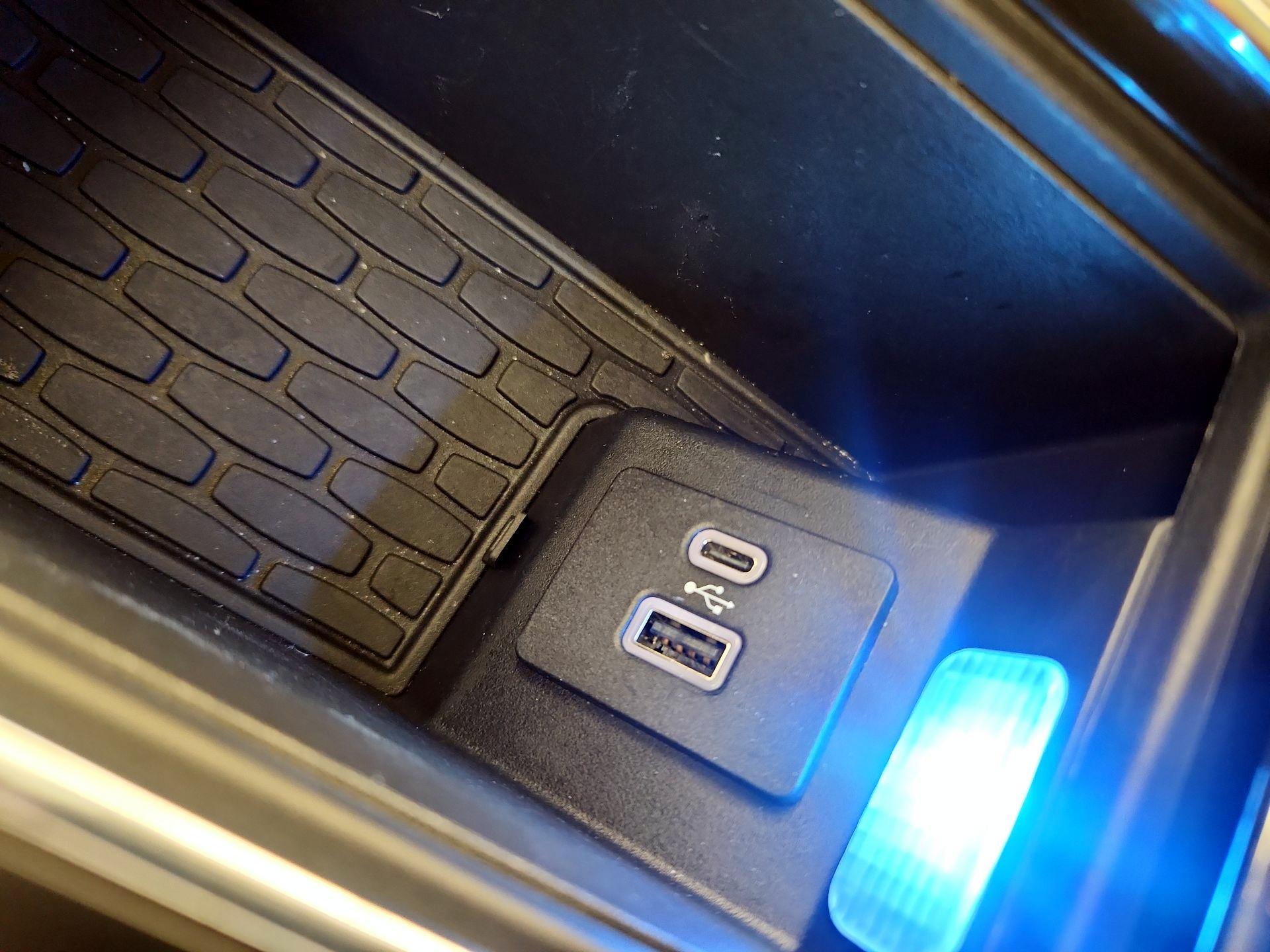 Thumbnail: 2023 Lincoln Aviator - 19