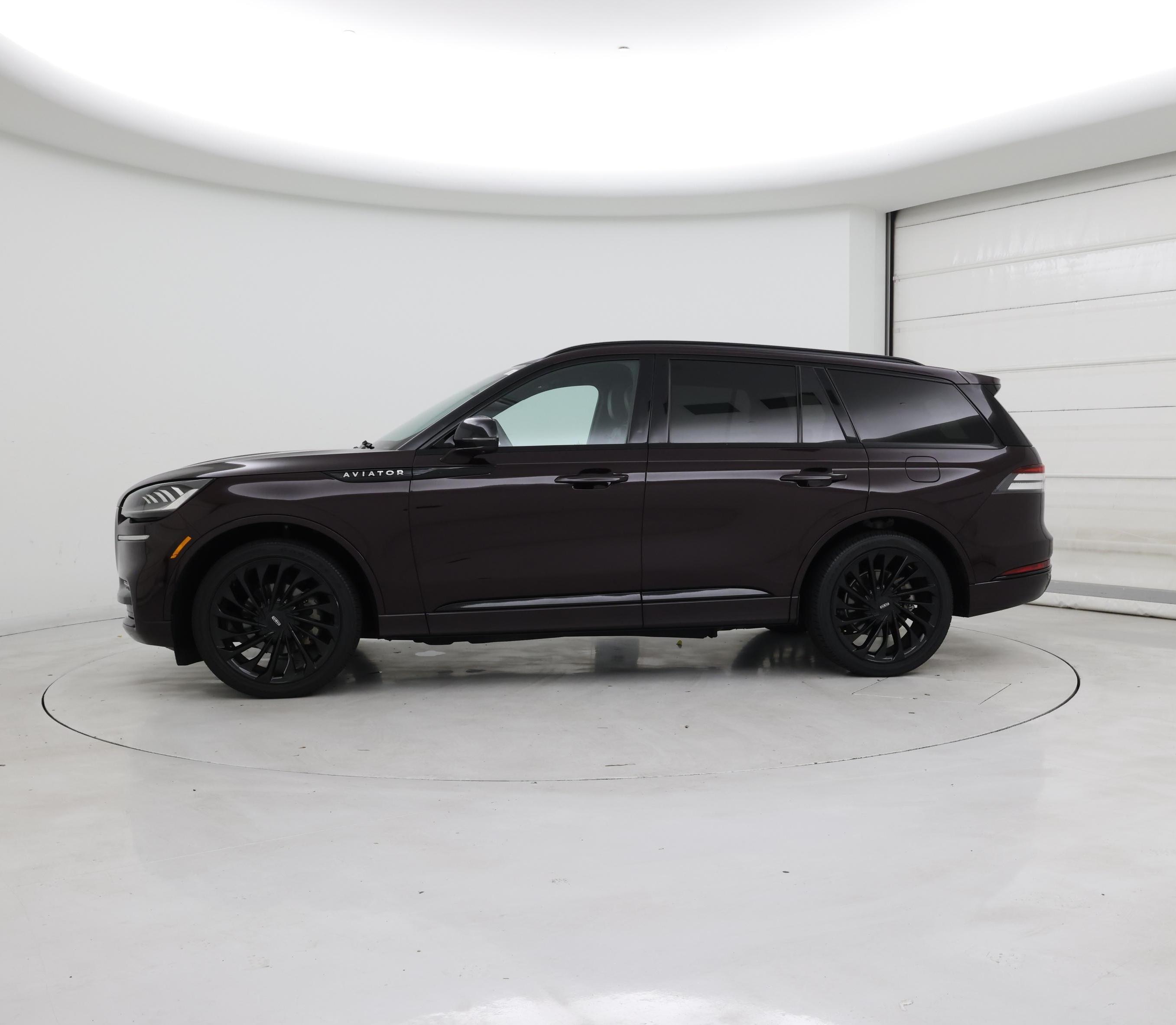 Thumbnail: 2023 Lincoln Aviator - 3