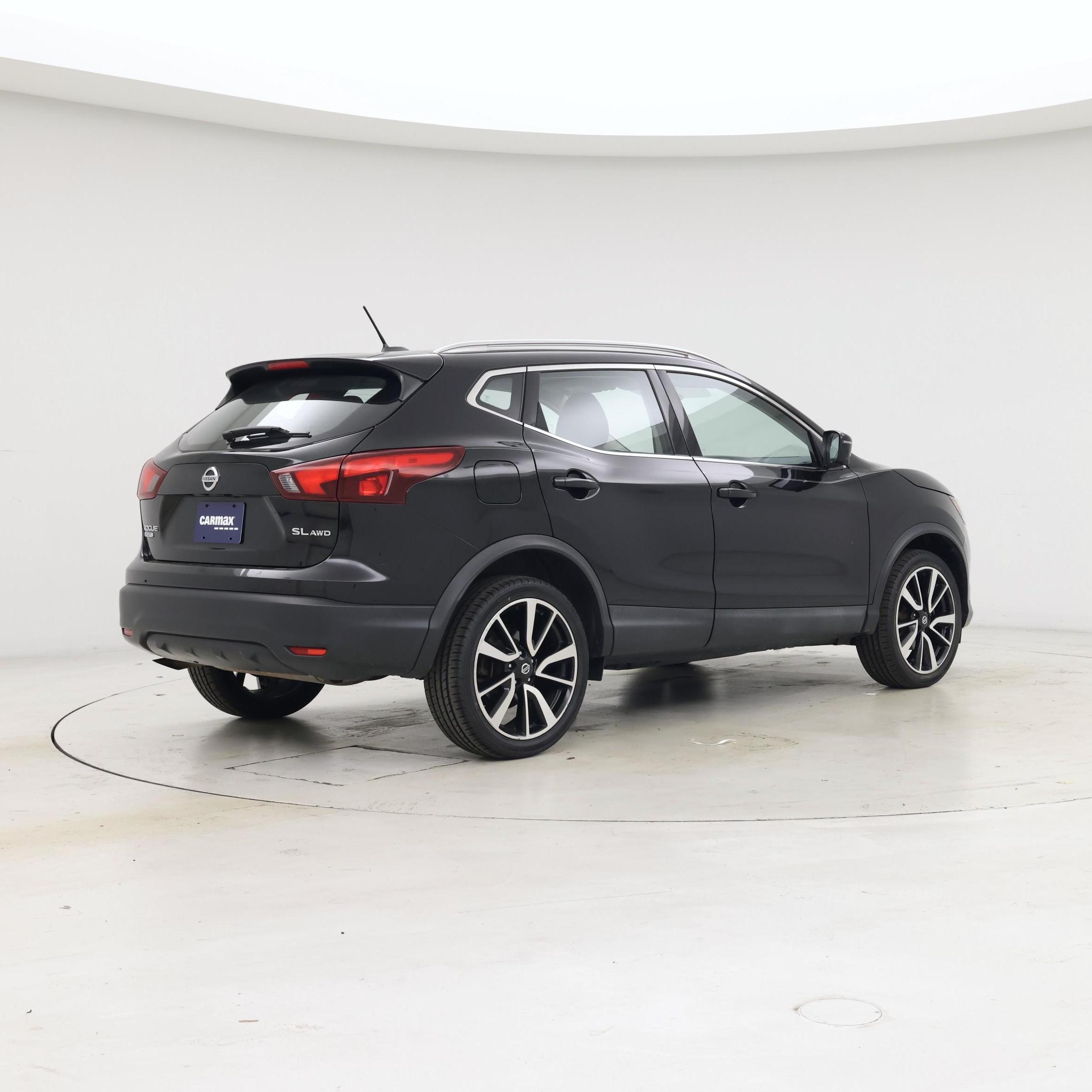 Thumbnail: 2018 Nissan Rogue Sport - 8