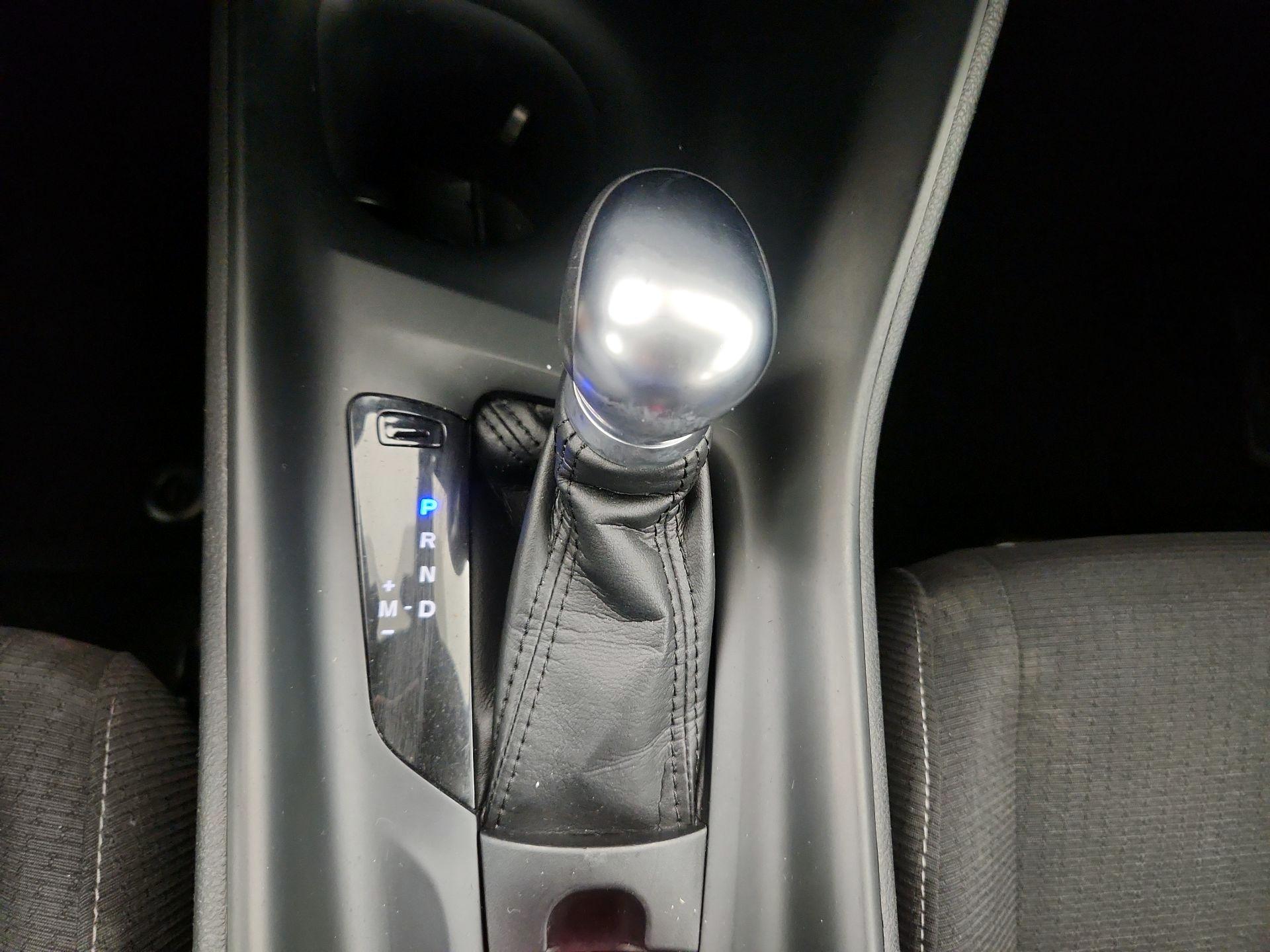 Thumbnail: 2018 Toyota C-HR - 17
