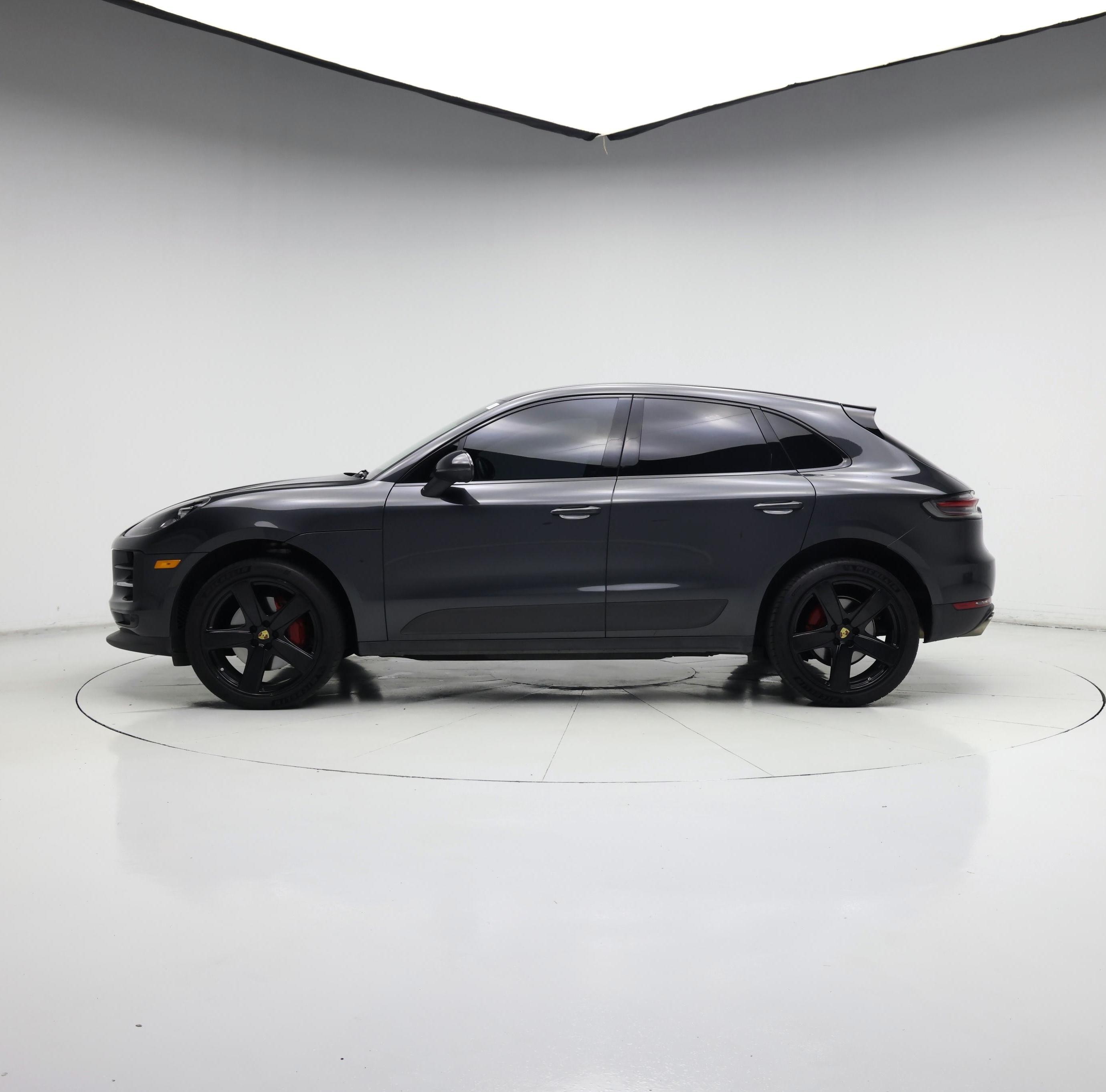 Thumbnail: 2021 Porsche Macan - 3