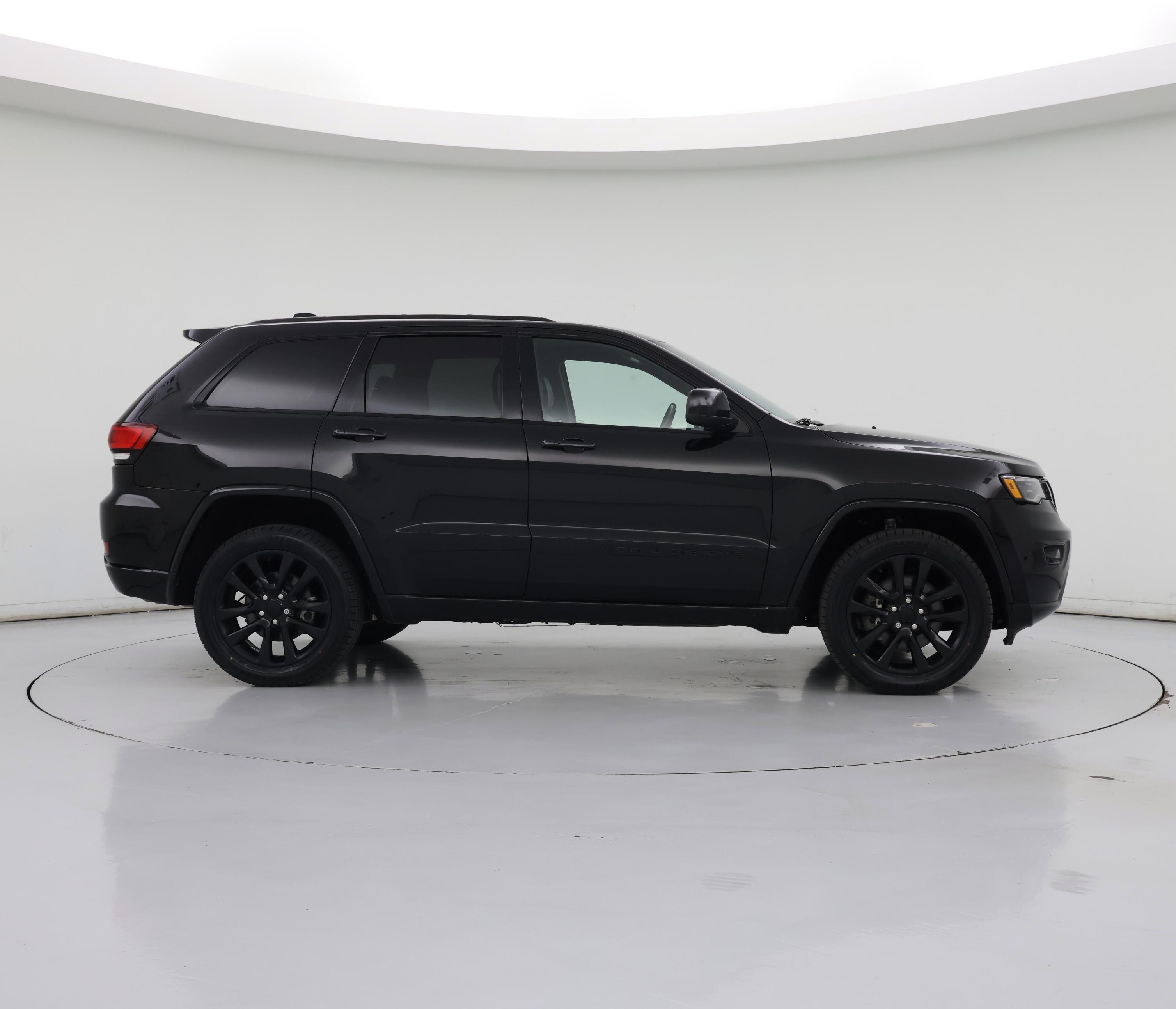 Thumbnail: 2022 Jeep Grand Cherokee - 7