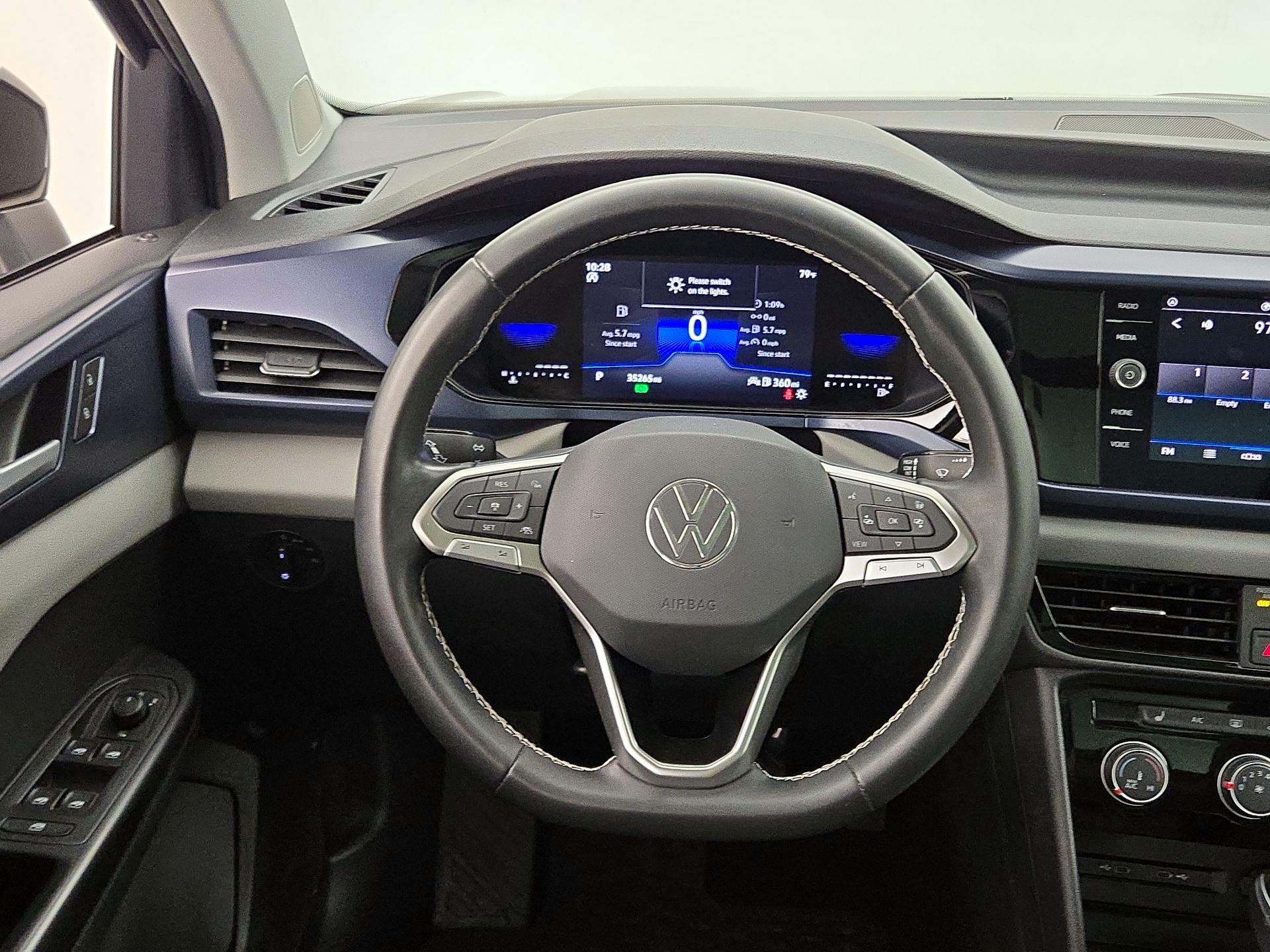 Thumbnail: 2023 Volkswagen Taos - 10