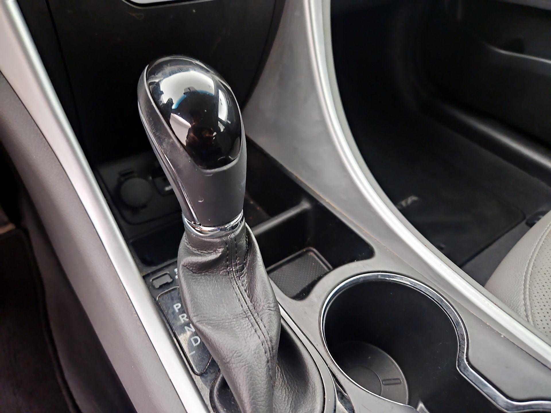 Thumbnail: 2014 Hyundai Sonata - 17