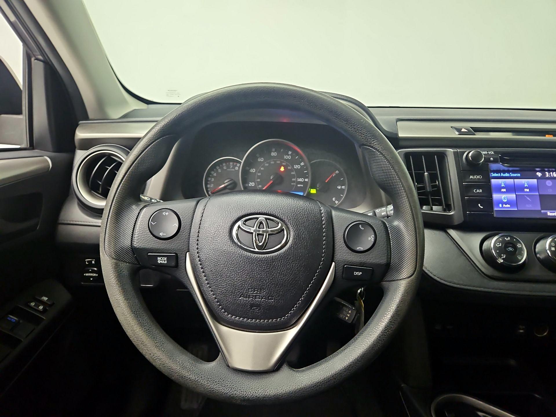 Thumbnail: 2016 Toyota RAV4 - 10
