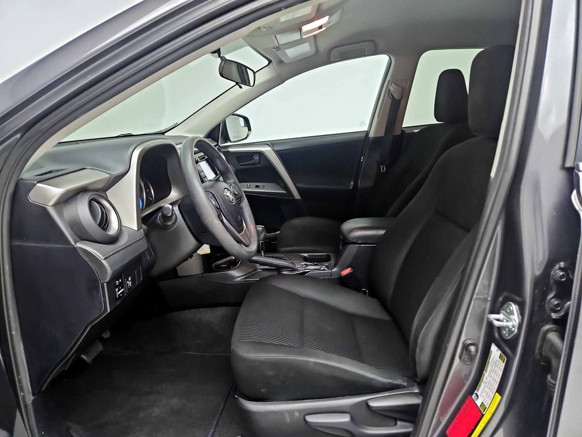 Thumbnail: 2016 Toyota RAV4 - 11