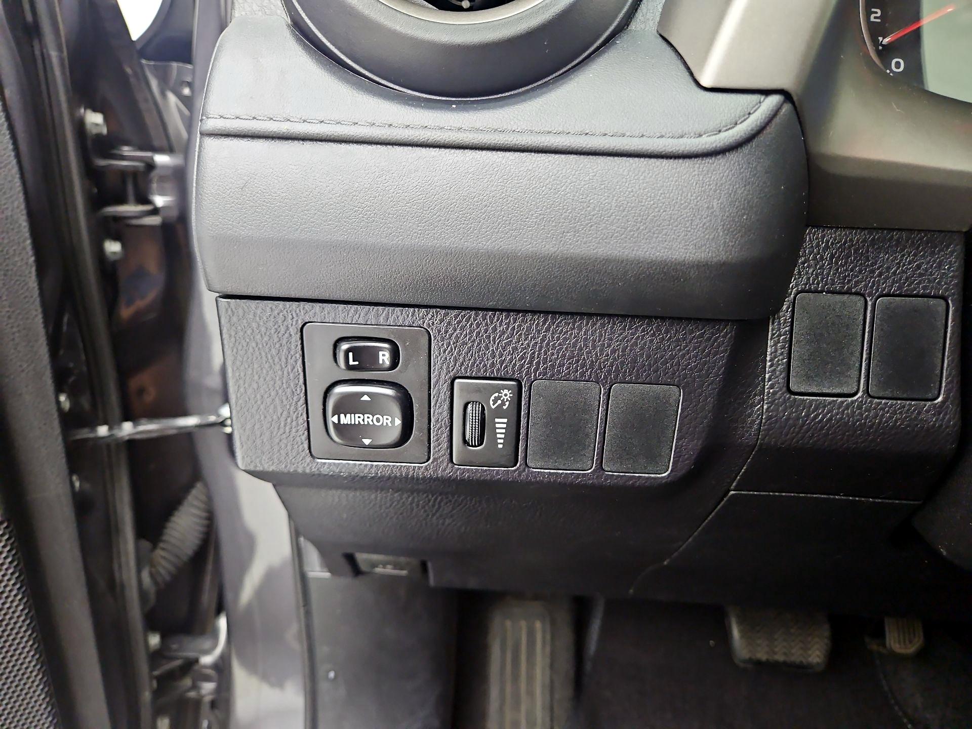 Thumbnail: 2016 Toyota RAV4 - 13