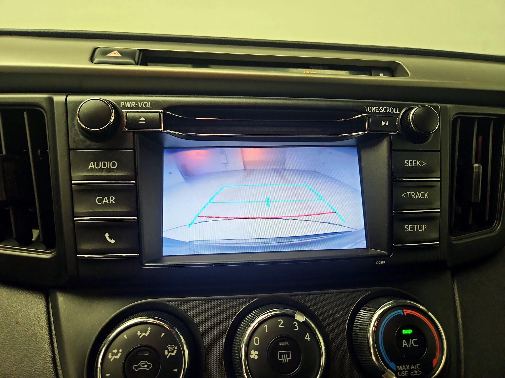 Thumbnail: 2016 Toyota RAV4 - 14