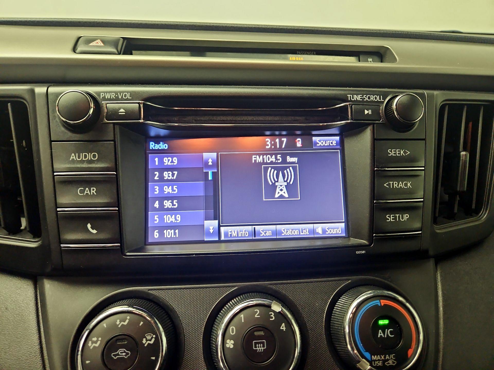 Thumbnail: 2016 Toyota RAV4 - 15