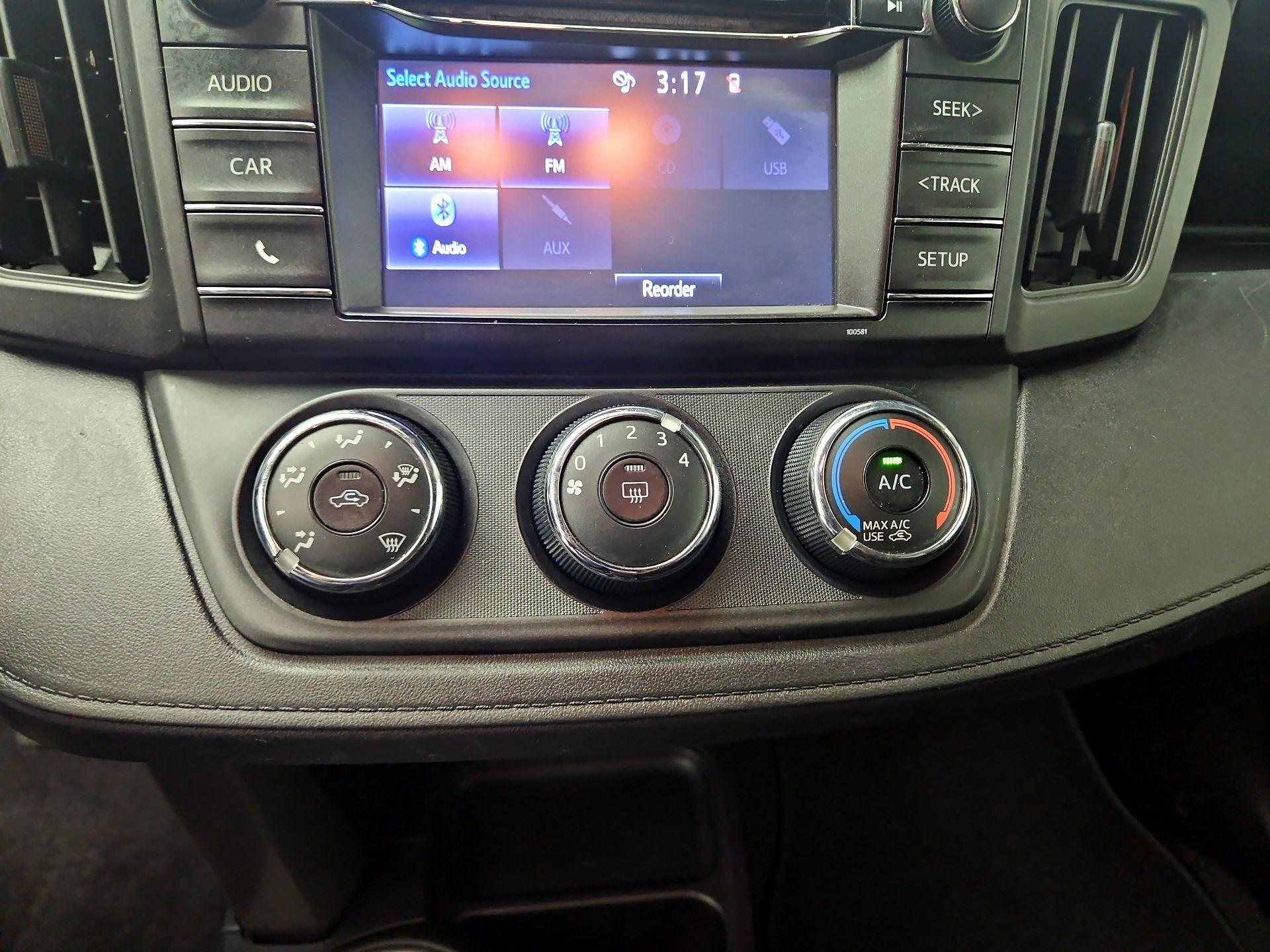 Thumbnail: 2016 Toyota RAV4 - 16