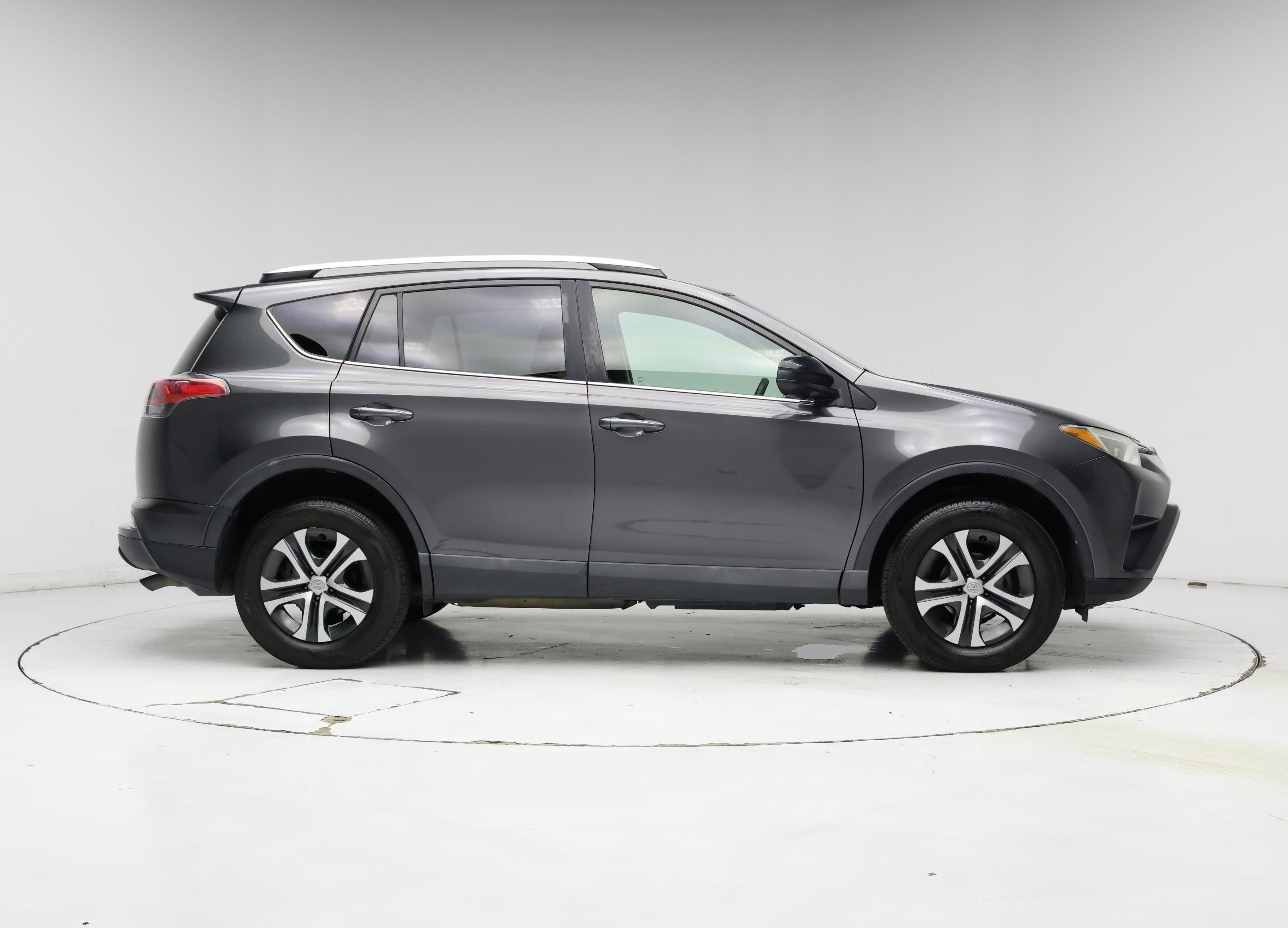 Thumbnail: 2016 Toyota RAV4 - 7
