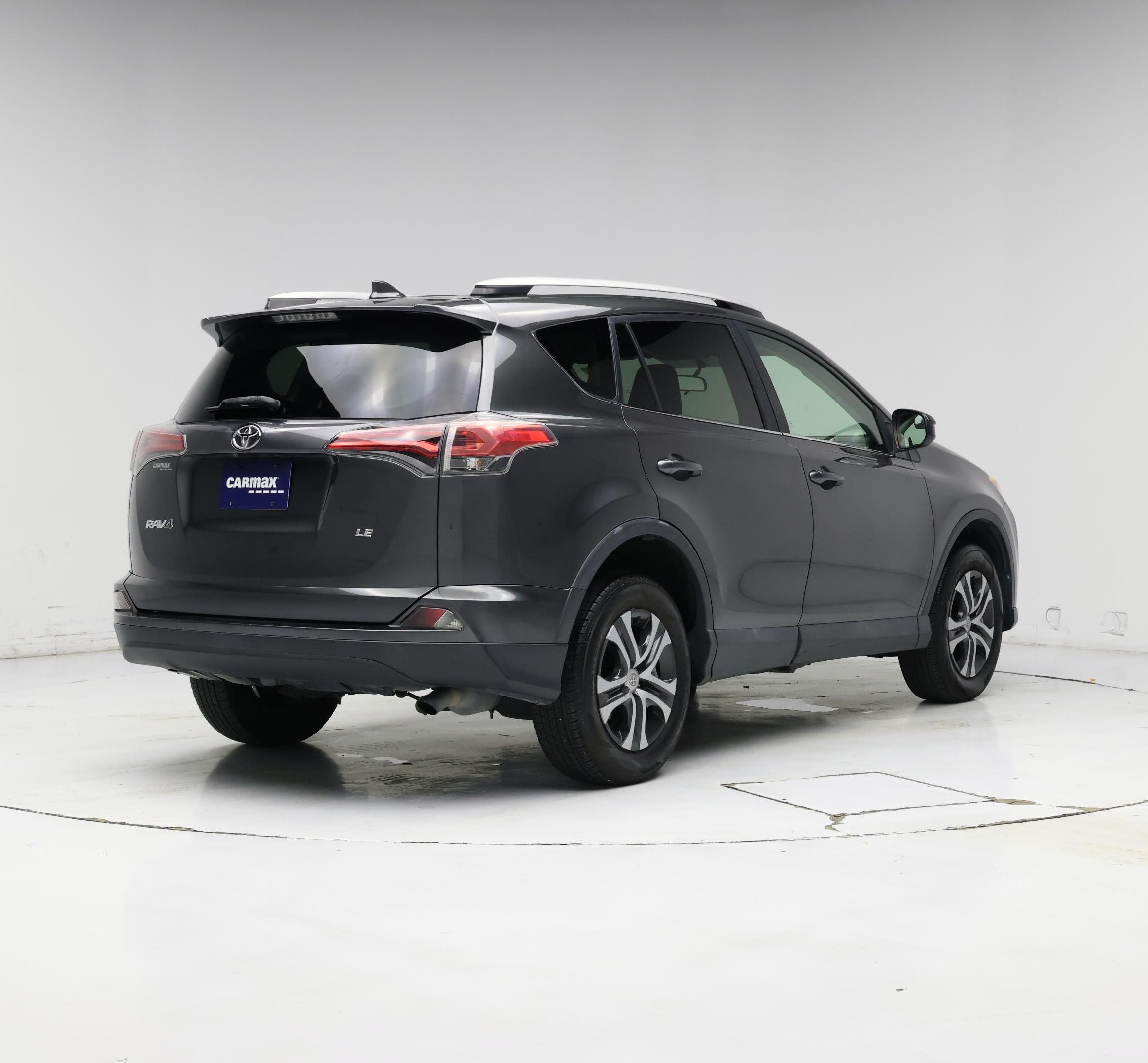 Thumbnail: 2016 Toyota RAV4 - 8