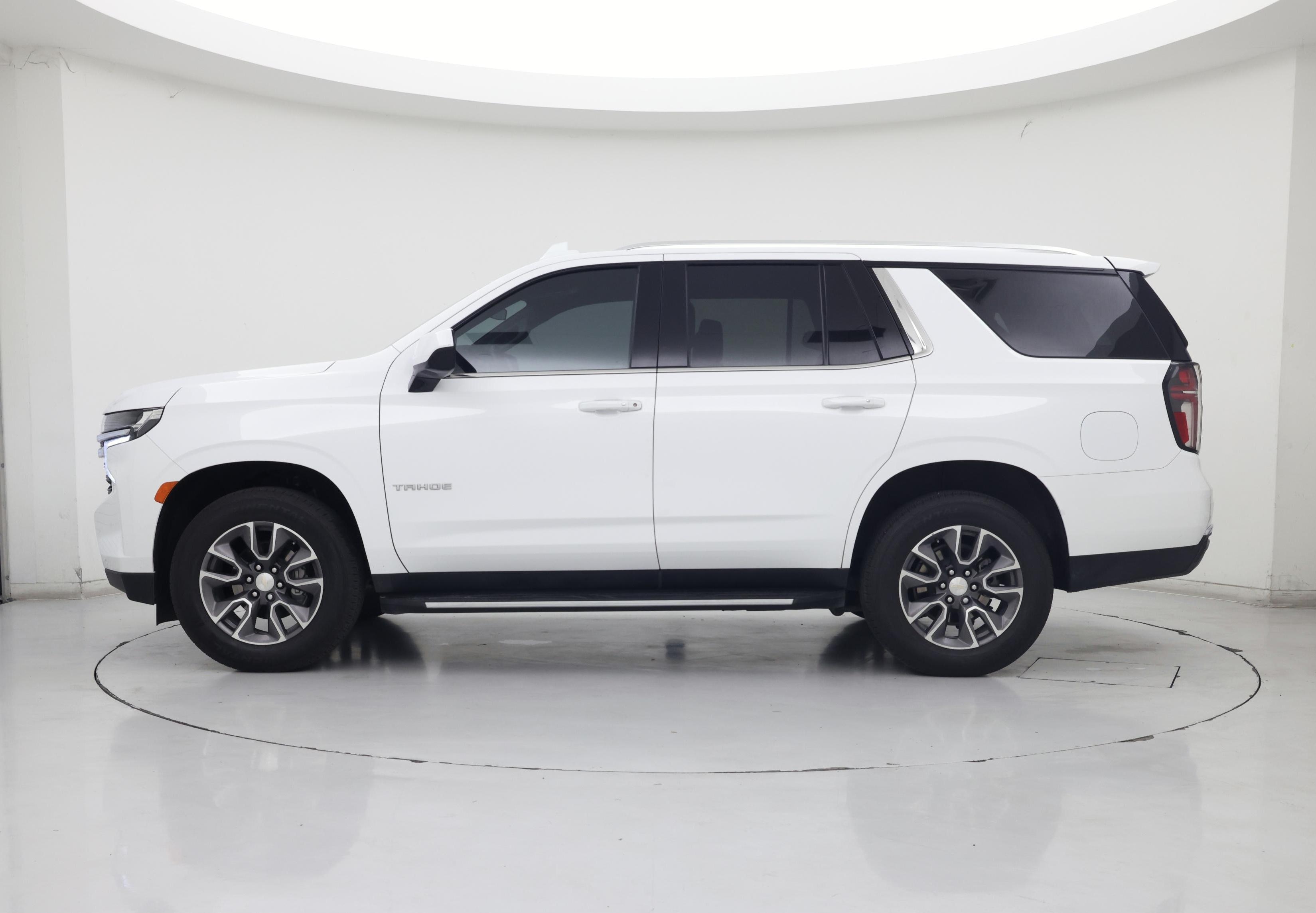 Thumbnail: 2023 Chevrolet Tahoe - 3
