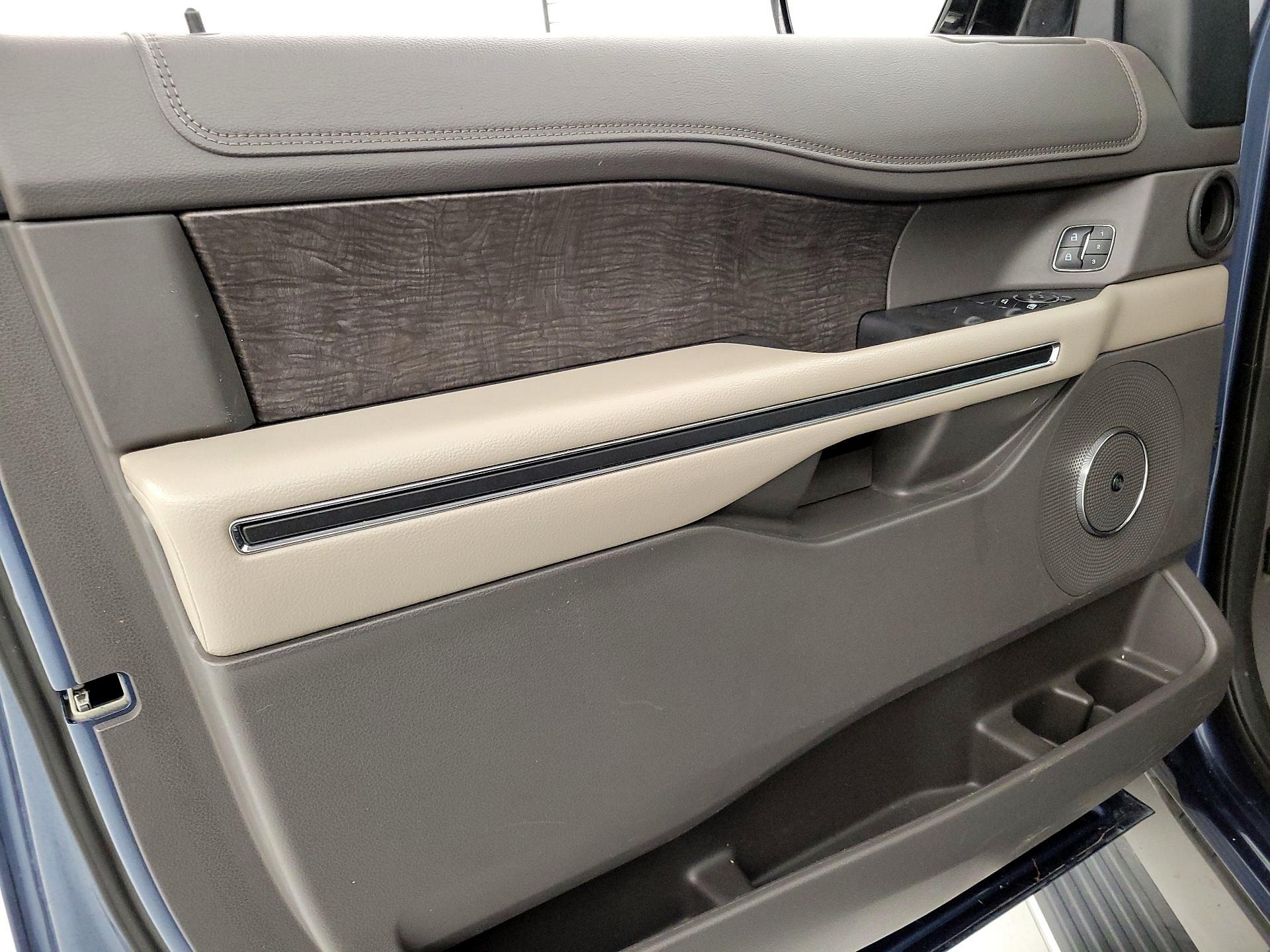 Thumbnail: 2020 Ford Expedition - 12