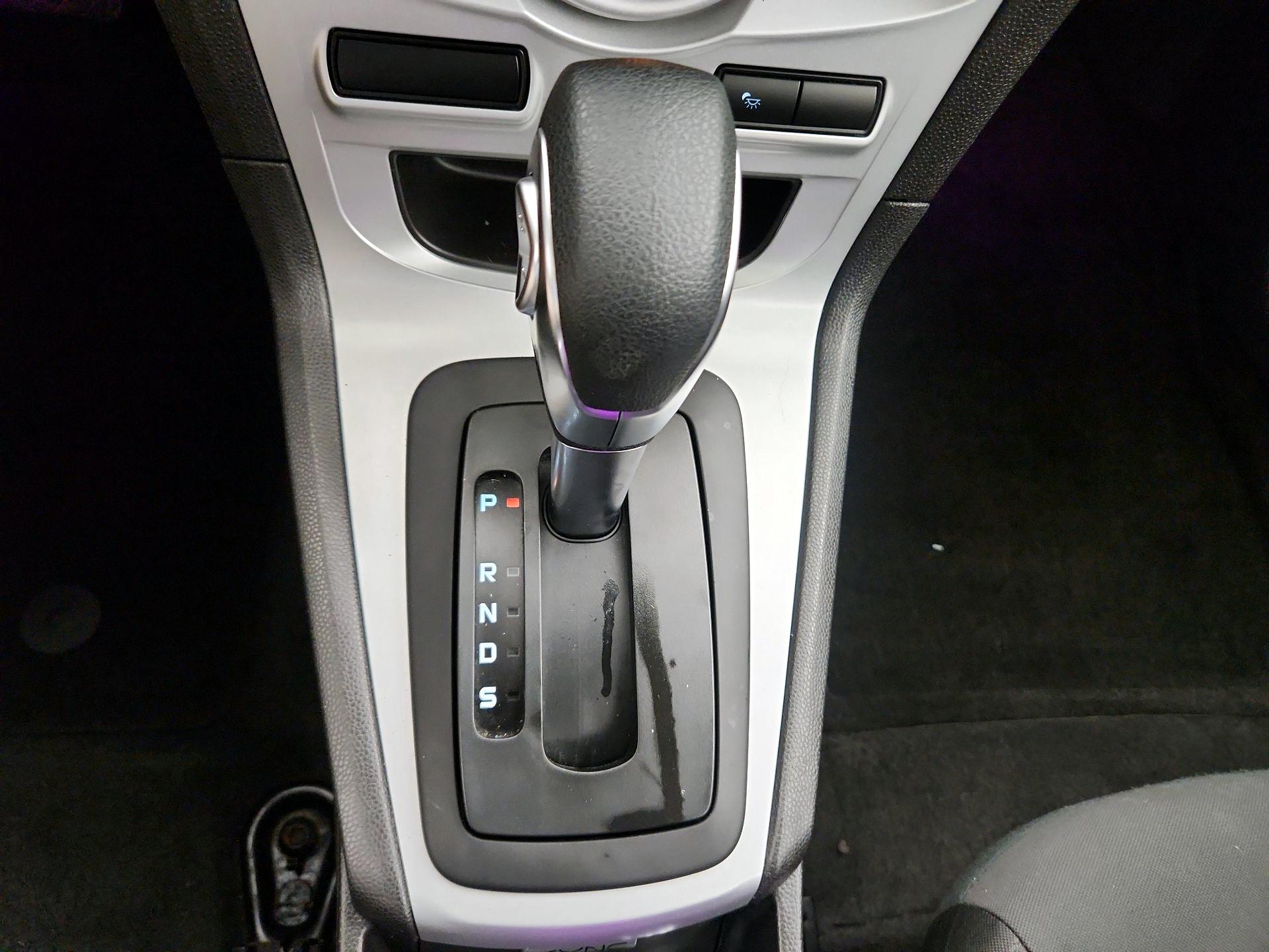 Thumbnail: 2015 Ford Fiesta - 16