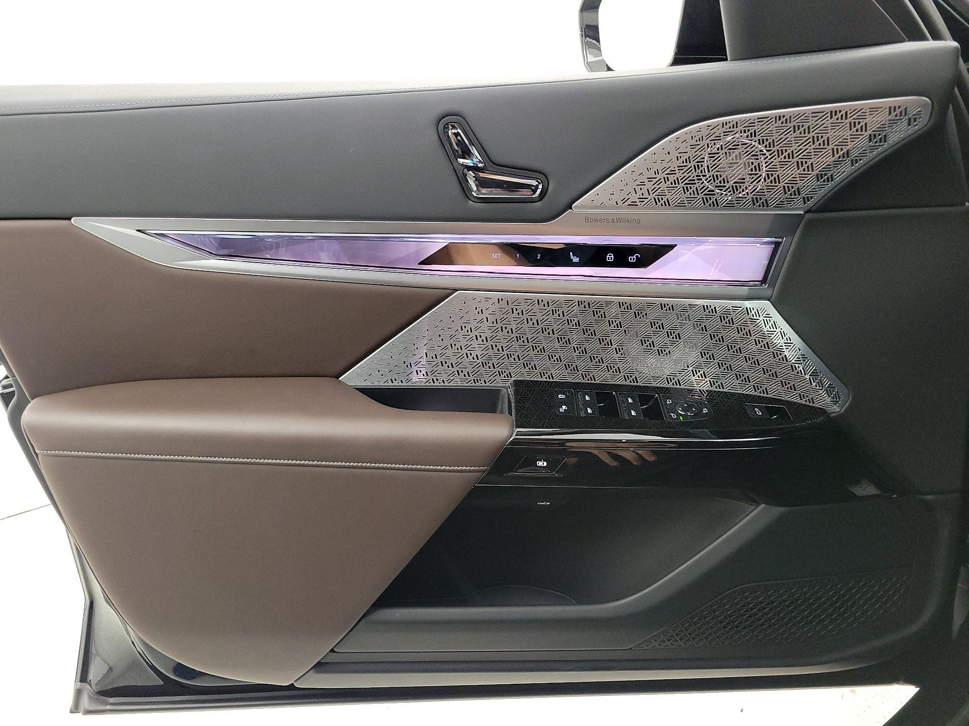 Thumbnail: 2023 BMW i7 - 12