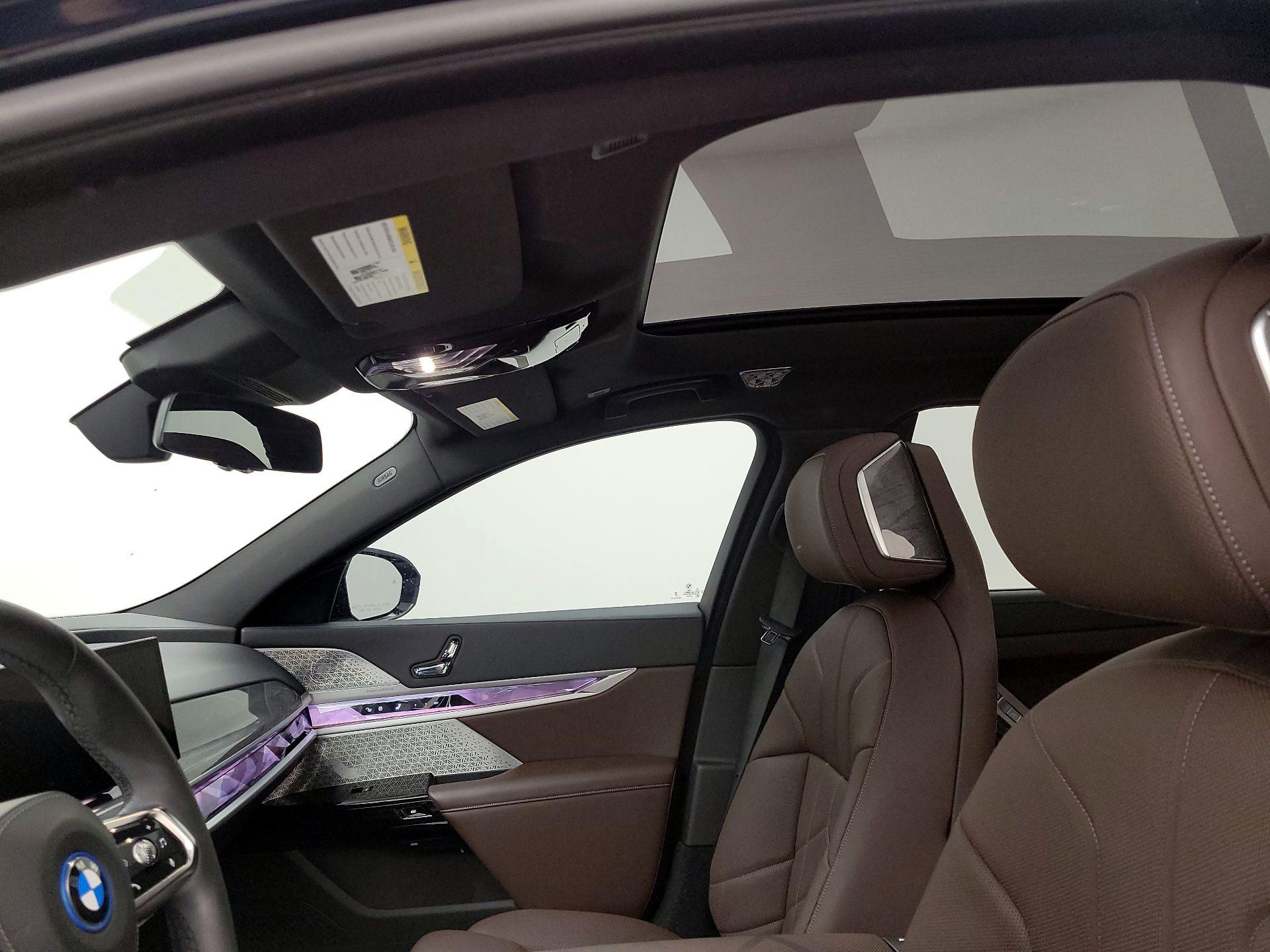 Thumbnail: 2023 BMW i7 - 20