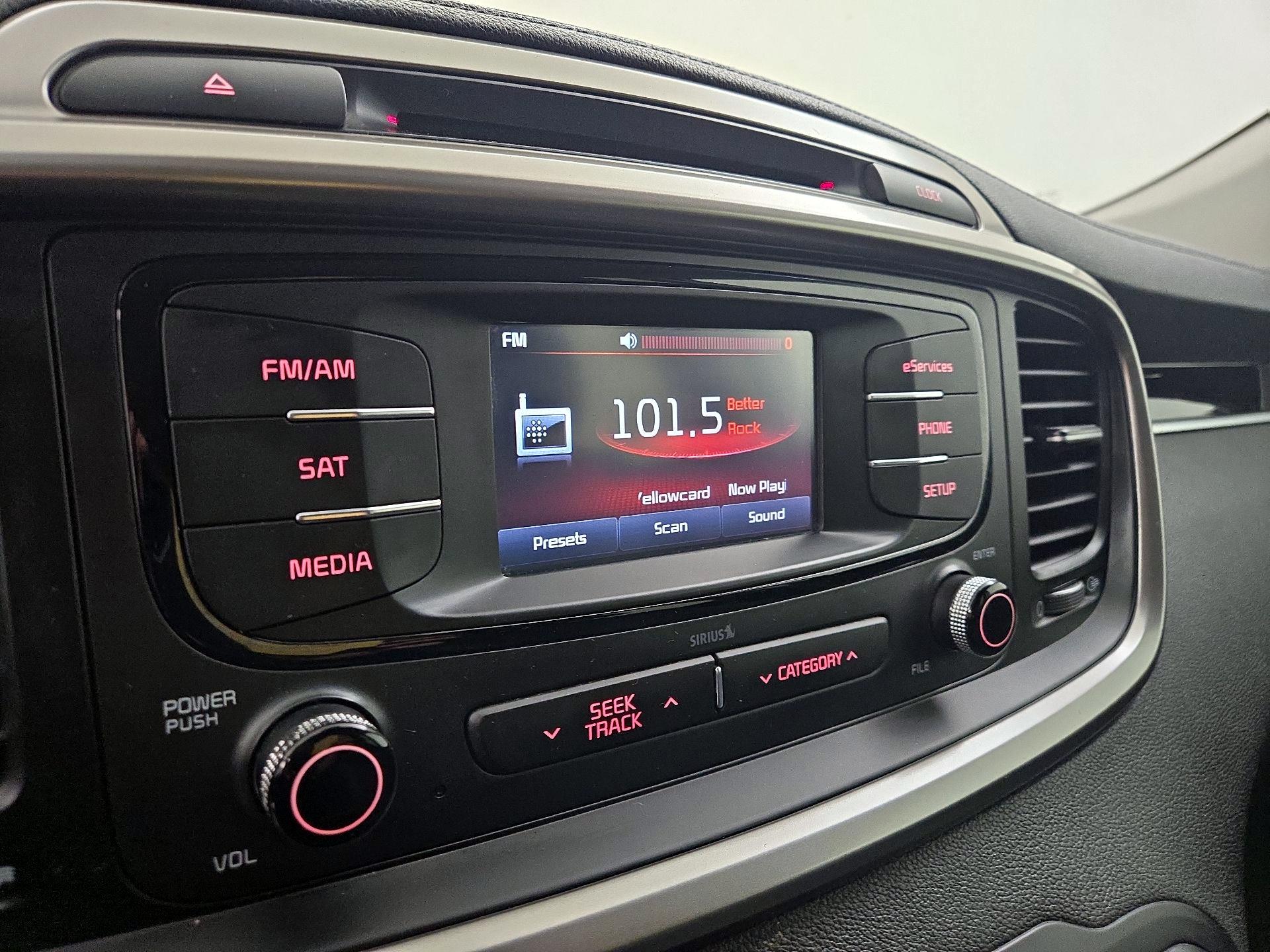 Thumbnail: 2016 Kia Sorento - 13