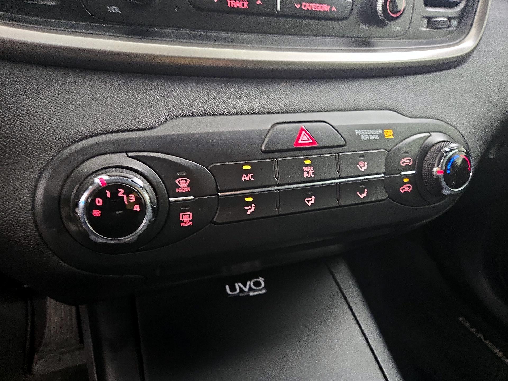 Thumbnail: 2016 Kia Sorento - 14