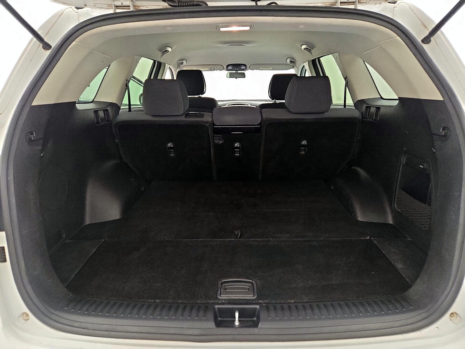 Thumbnail: 2016 Kia Sorento - 18