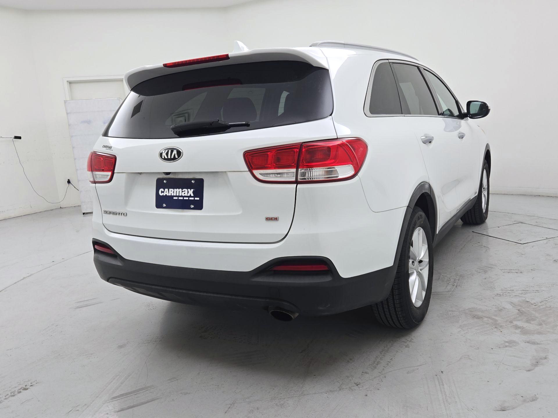 Thumbnail: 2016 Kia Sorento - 5