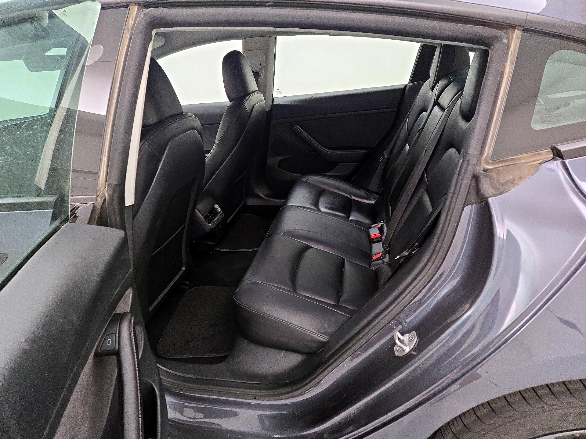 Thumbnail: 2023 Tesla Model 3 - 19